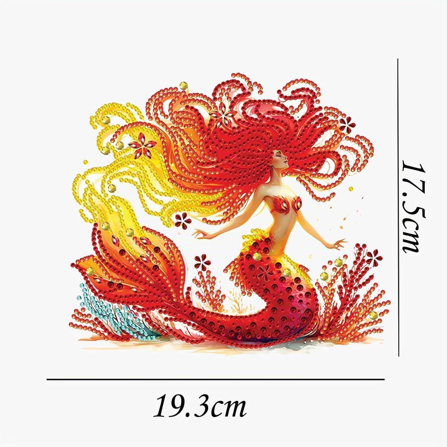 Dekorative Meerjungfrau-Kristallkunst mit rot, gelb und orange fließendem Haar, gezeigt mit den Abmessungen 19,3 cm breit und 17,5 cm hoch.