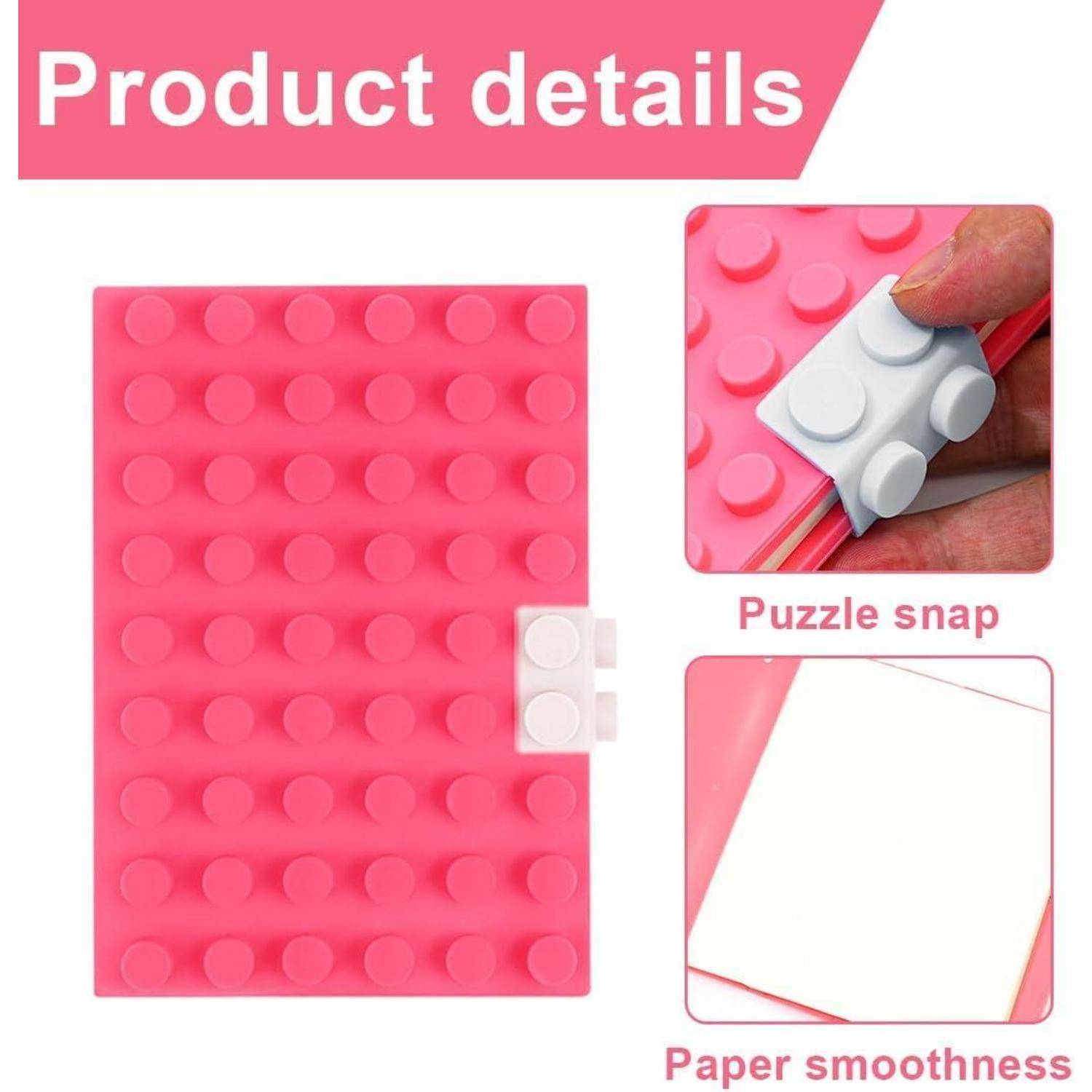 Rosa LEGO-ähnlicher Notizbucheinband mit erhobenen Noppen und Druckknopfverschluss, gezeigt mit Nahaufnahmen, die das Puzzle-Druckknopf und die Papierglätte hervorheben.