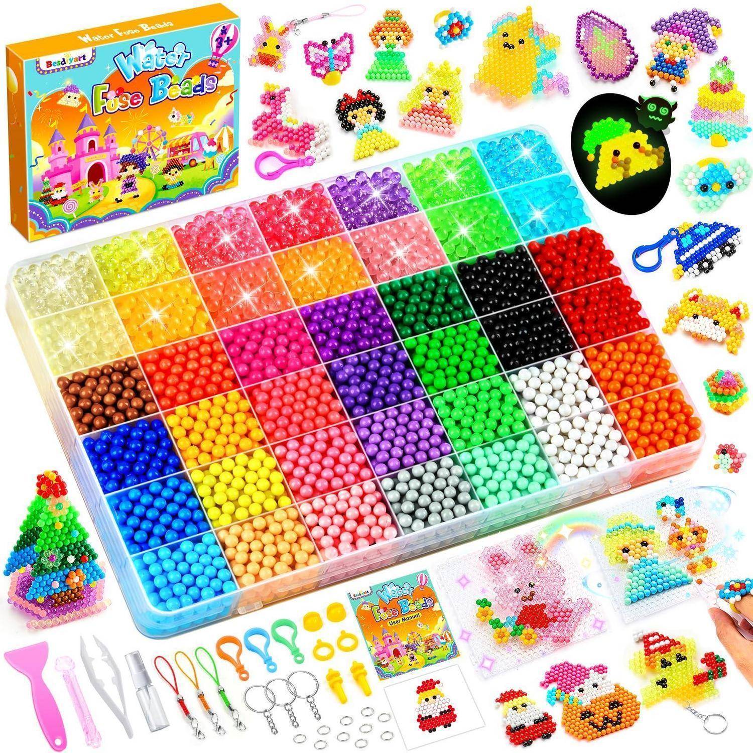 Bunte Wasser-Schmelzperlen Bastelset mit großem Organizer-Tablett mit Perlen, Werkzeugen, Vorlagen und fertiggestellten Schlüsselanhänger- und dekorativen Perlendesigns.