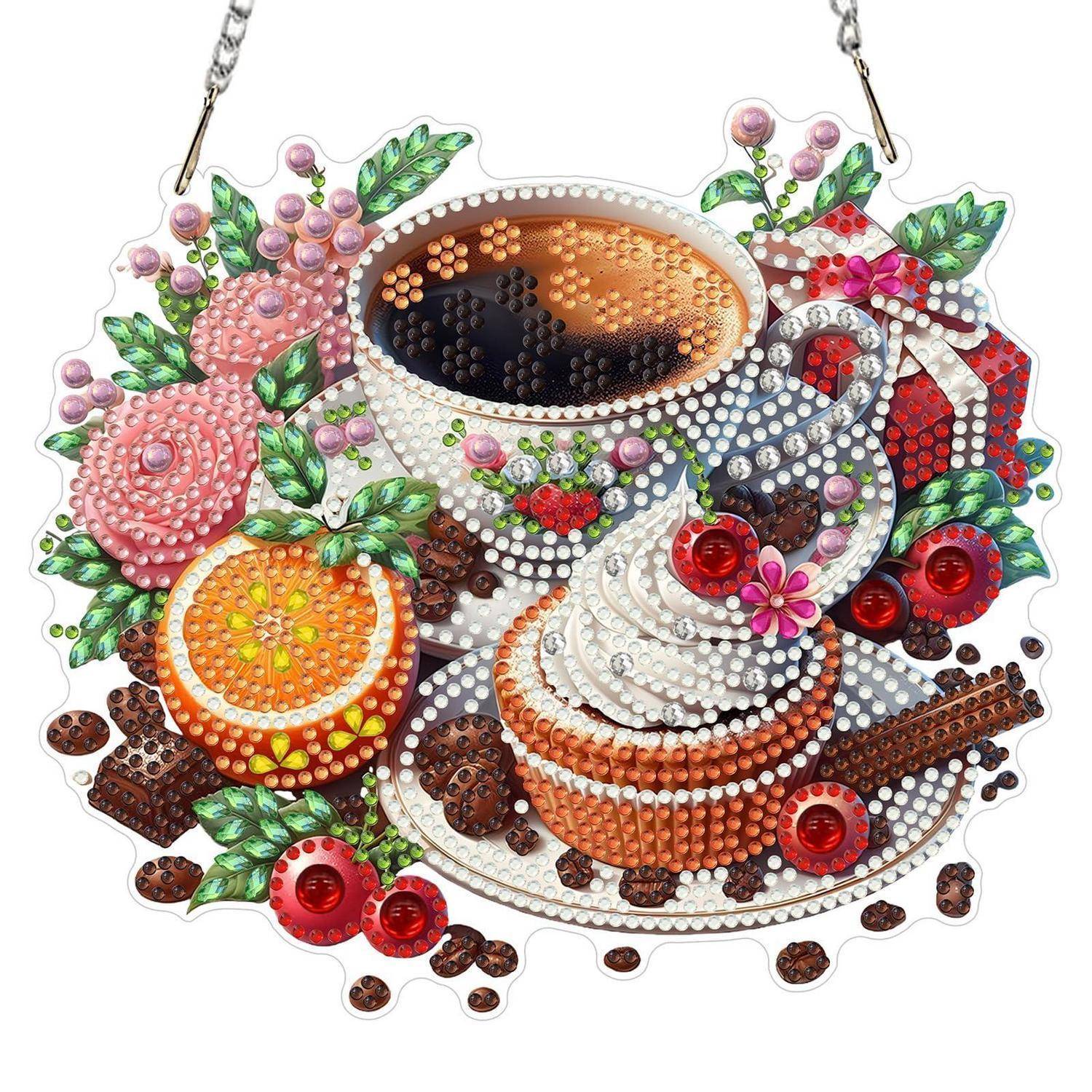 Diamantmalerei von zwei dampfenden Kaffeetassen mit Untertassen, umgeben von bunten Blumen, Beeren, Blättern und Schokoladenbonbons.