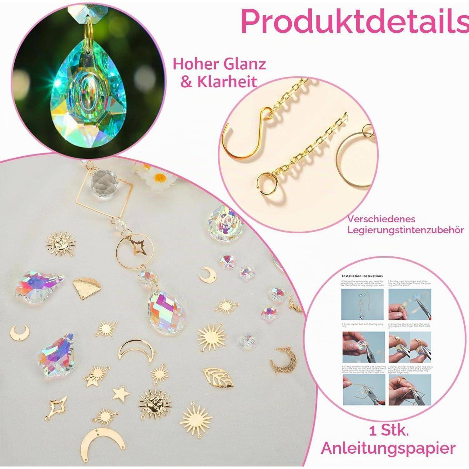 Produktdetailgrafik mit einem klaren facettierten Kristallanhänger, goldfarbenen Schmuckfassungen und verschiedenen dekorativen Anhängern mit einem Anleitungsblatt.