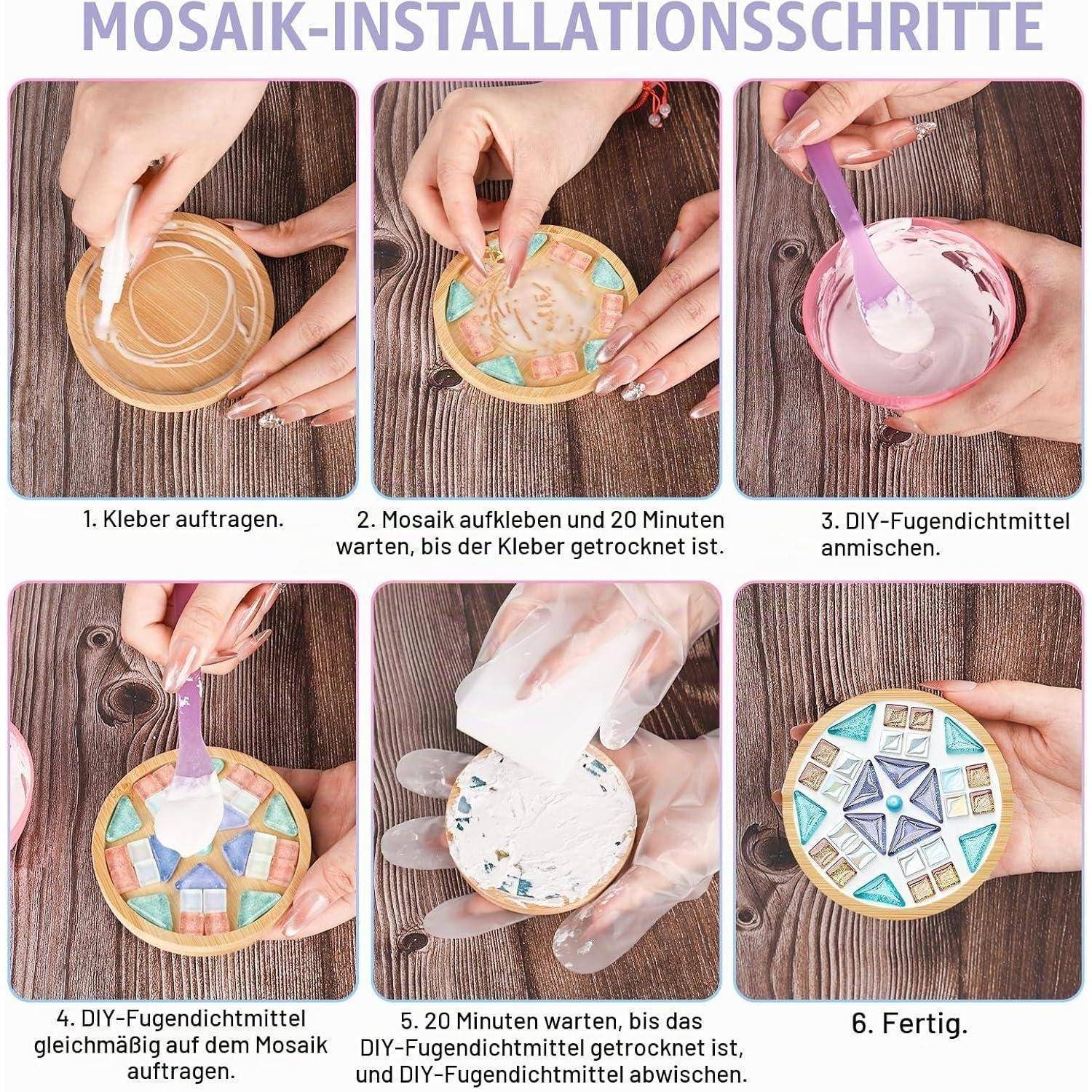 Infografik mit dem Titel „Mosaik-Installationsschritte" zeigt sechs Schritte zur Installation eines Mosaik-Untersetzer: Kleber auftragen, Mosaik befestigen, Fugenmasse anmischen, Fugenmasse auftragen, reinigen, fertig.