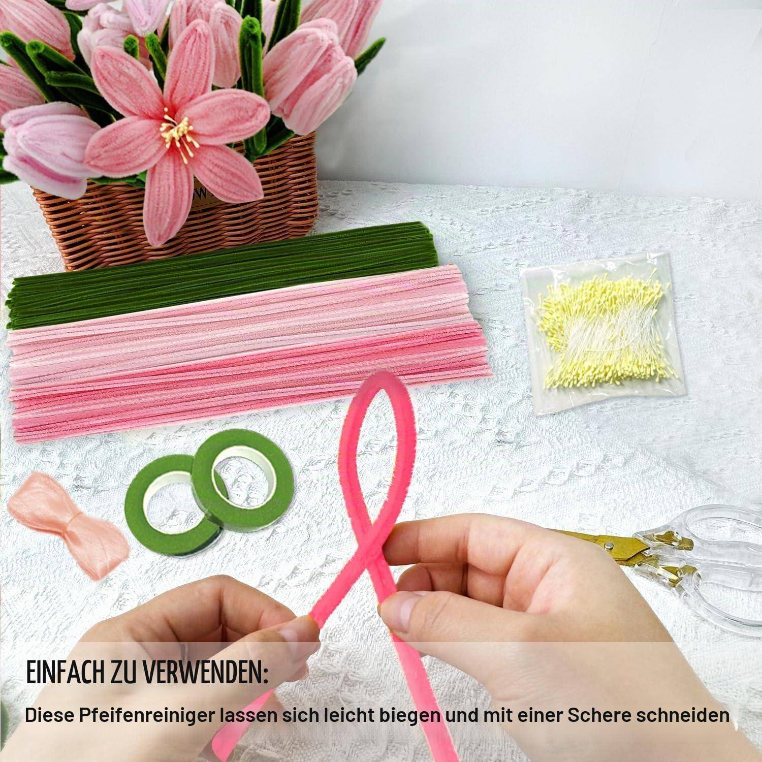 Hände formen einen rosa Pfeifenreiniger zu einem Band neben Bastelmaterialien; deutscher Text sagt „EINFACH ZU VERWENDEN" und erklärt, dass sie sich leicht biegen lassen und mit einer Schere geschnitten werden können.