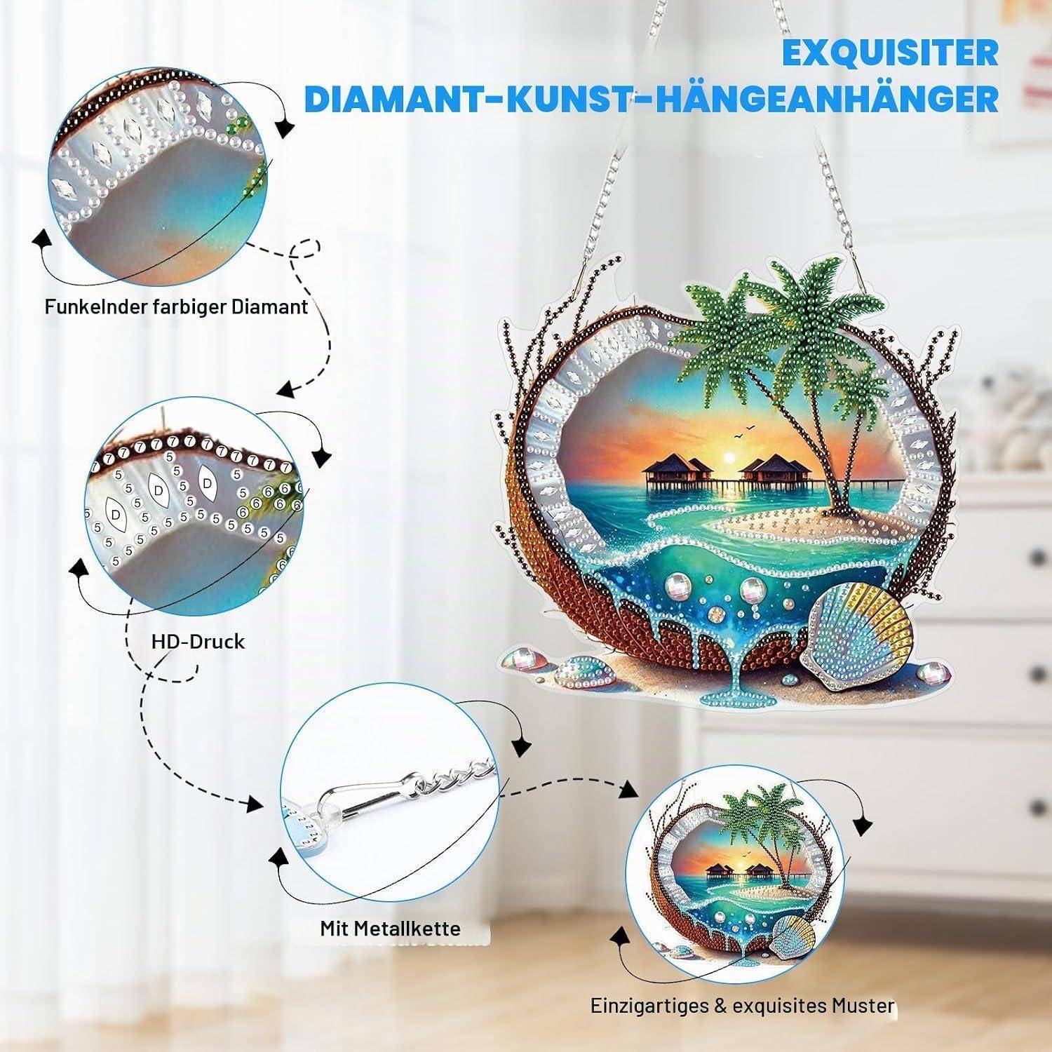 Werbebild eines hängenden diamantförmigen Schmuckanhängers mit einer tropischen Sonnenuntergang-Strandszene, gezeigt mit Nahaufnahmen des glitzernden Drucks, der Metallkette und Designdetails.