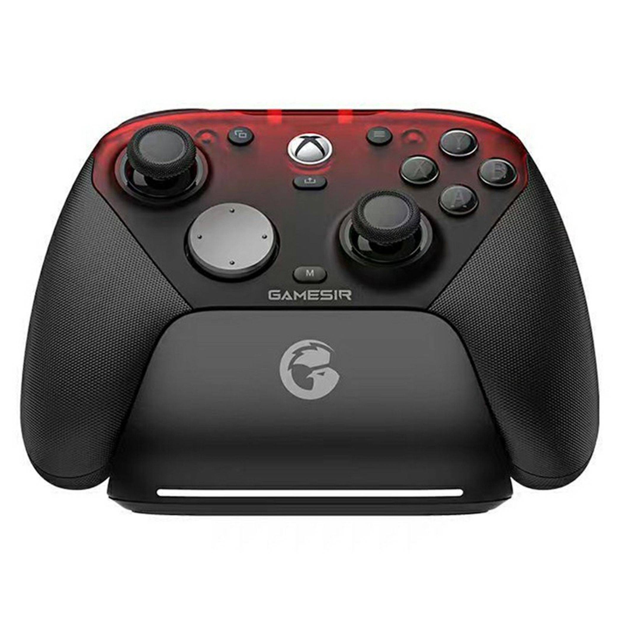 Schwarzer Gamesir-Gamecontroller mit zwei Analogsticks, D-Pad, ABXY-Tasten und zentralem Logo auf weißem Hintergrund.