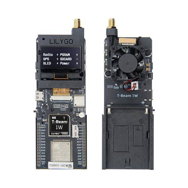 Zwei Ansichten einer LilyGO T-Beam 1W-Leiterplatte mit Antennenanschluss, Display und Batteriefach.