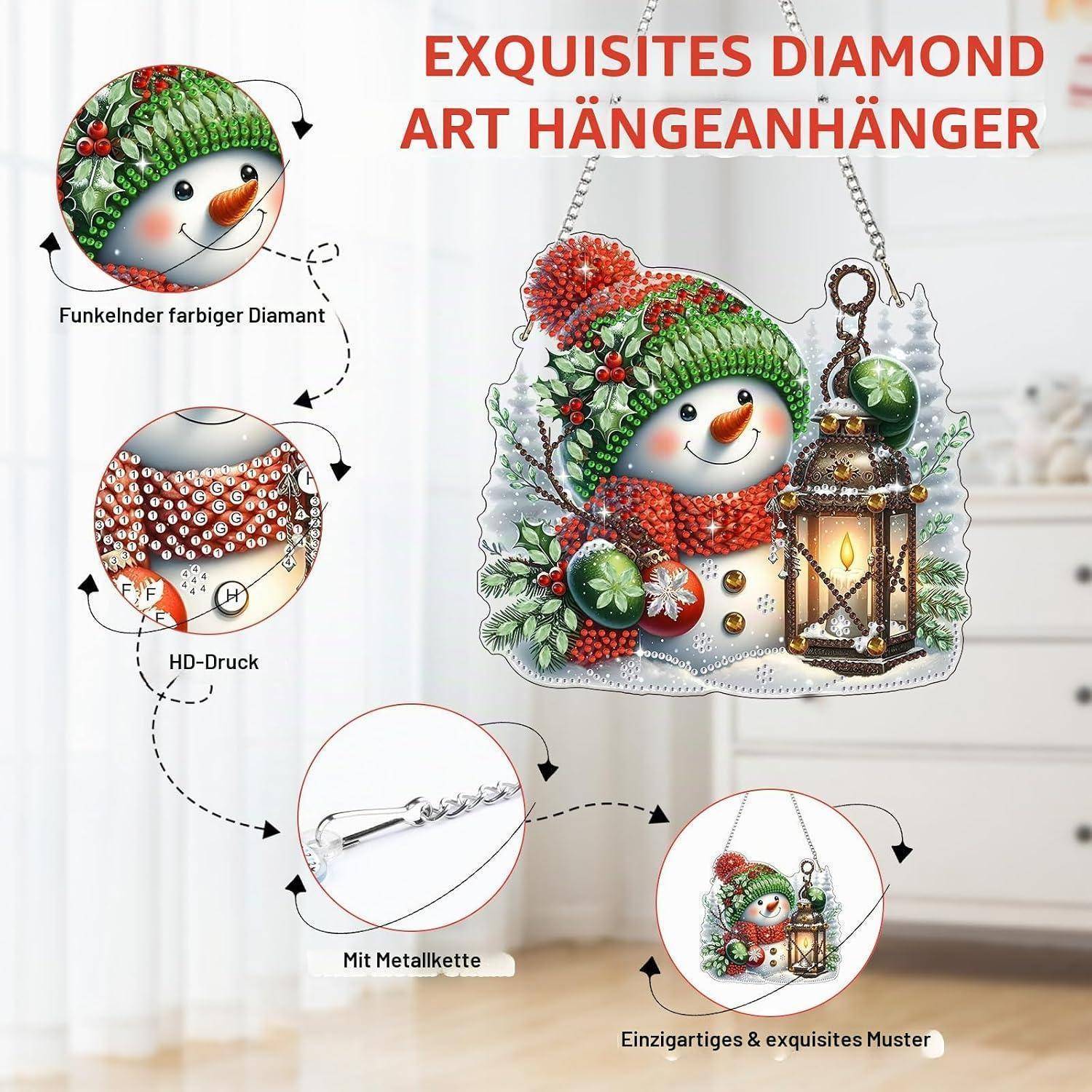 Weihnachtlicher Schneemann-Diamantkunst-Hängeschmuck mit Metallkette, Laterne und Beerendekoration; seitliche Ausrufe zeigen funkelnde Diamantdruck- und Musterdetails.
