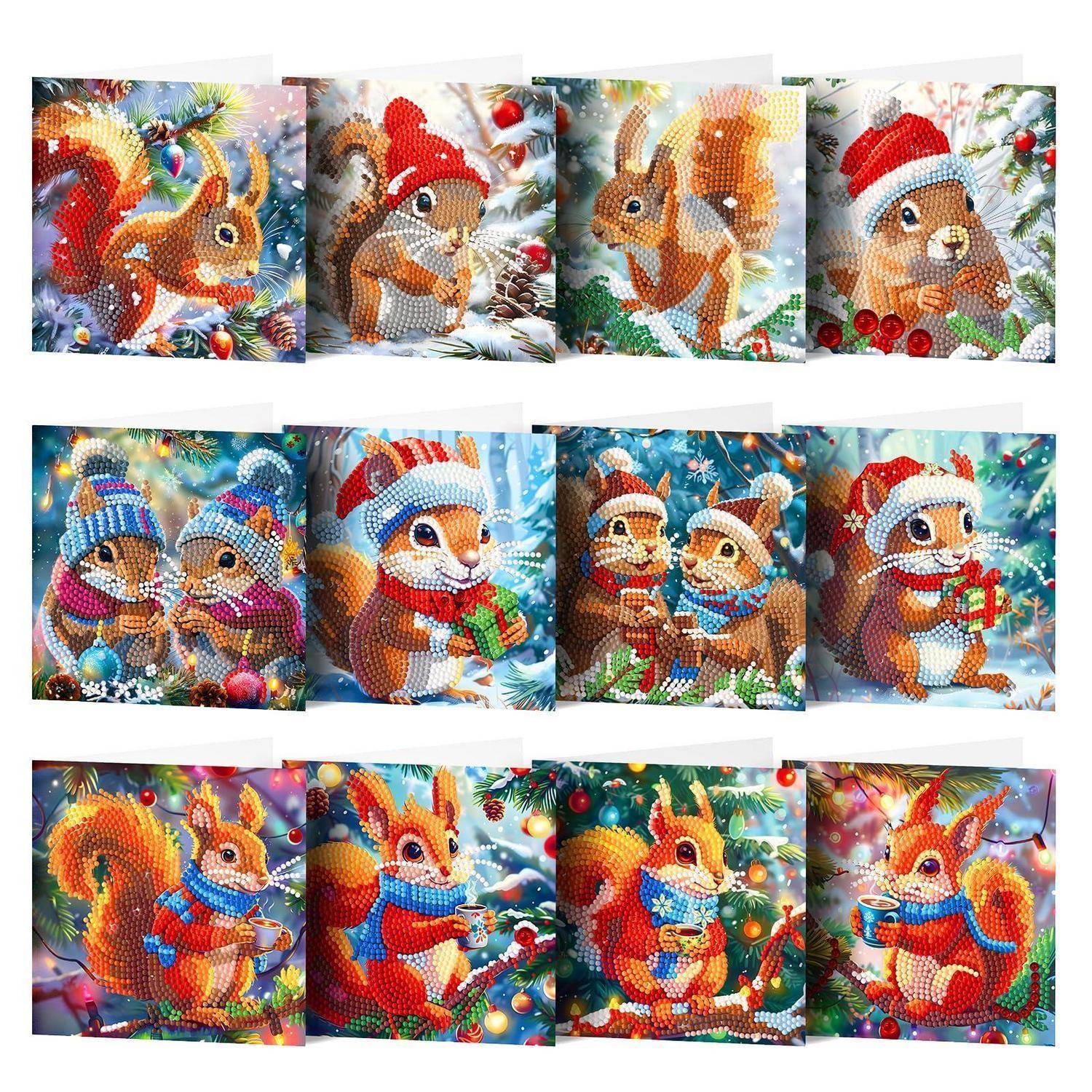 Collage aus 12 farbenfrohen Diamond-Painting-Eichhörnchen-Leinwänden in Wintermützen und Schals, von denen jede Geschenke oder Ornamente vor schneeigen Feiertagshintergründen hält.