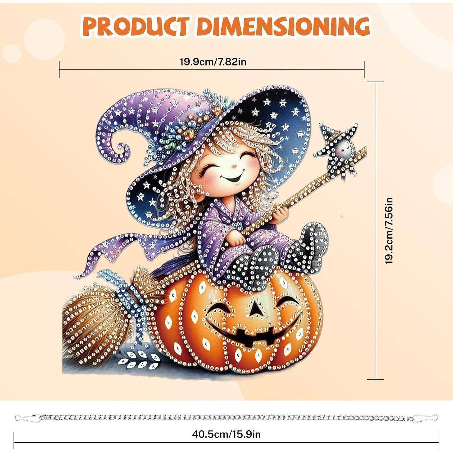 Produktabmessungsgrafik für eine Halloween-Hexe-auf-Kürbis-Dekoration, die die Designgröße als 19,9 cm x 19,2 cm und Kettenlänge 40,5 cm zeigt.