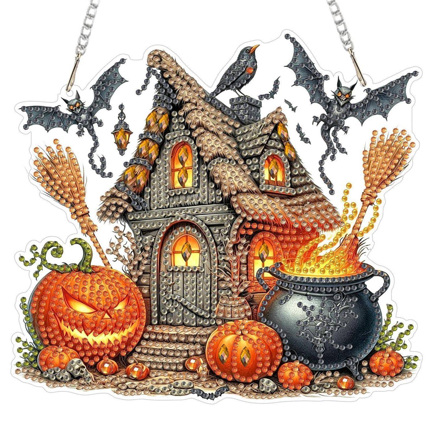 Halloweenhaus-Dekoration mit leuchtenden Fenstern, Fledermäusen, Kürbislaternen und einem blubbernden Hexenkessel, umgeben von Kürbissen.