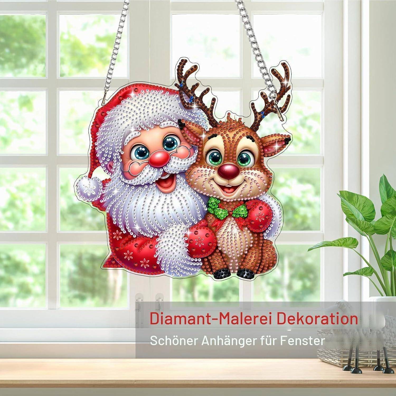 Weihnachtsfensteranhänger mit dem Weihnachtsmann und einem Rentier im Diamantmalerei-Stil; der Text lautet „Diamant-Malerei Dekoration" und „Schöner Anhänger für Fenster"".