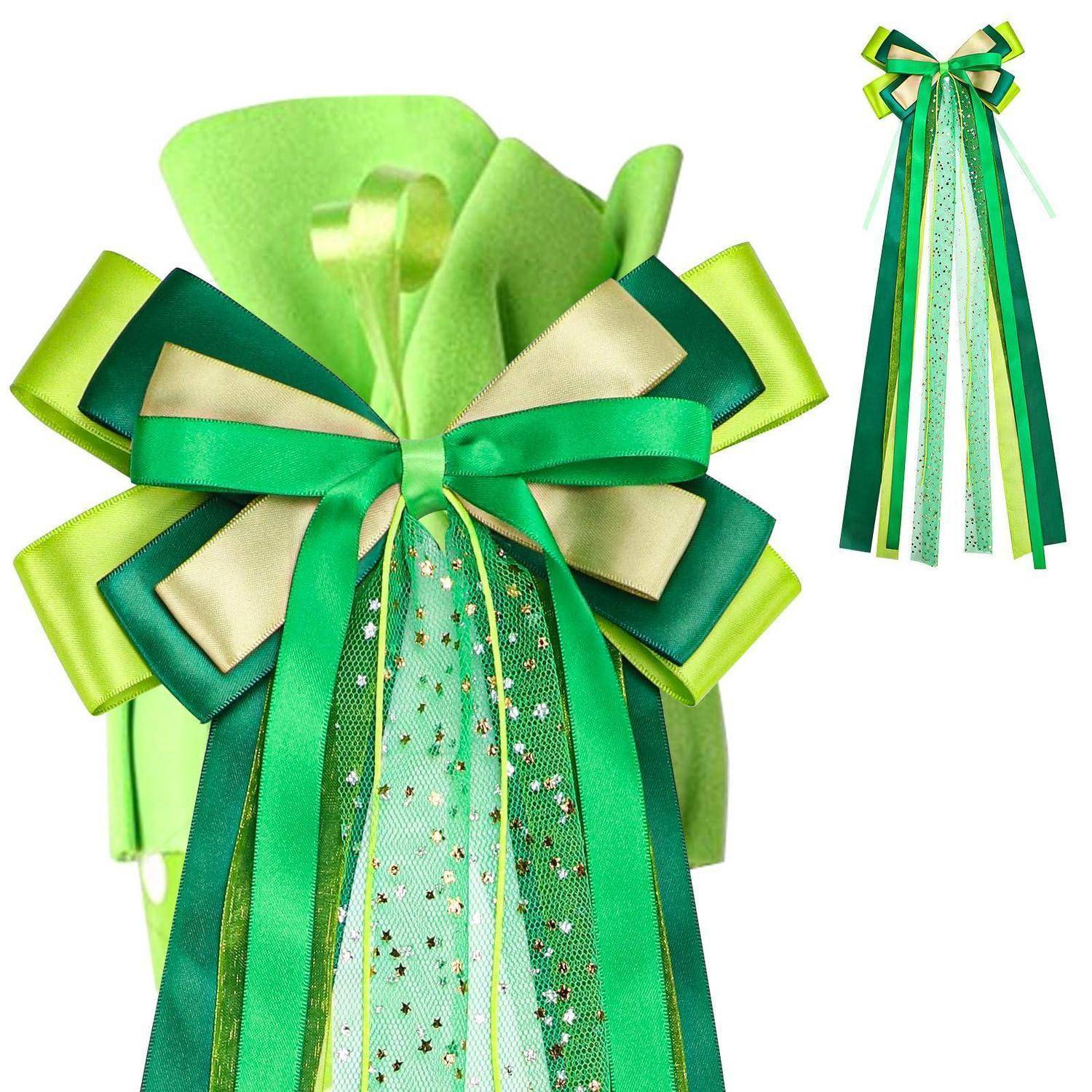Grüne dekorative Geschenkschleife mit langen Bandschleifen und Goldakzenten, groß dargestellt mit einer kleineren Ganzansicht in der Ecke.