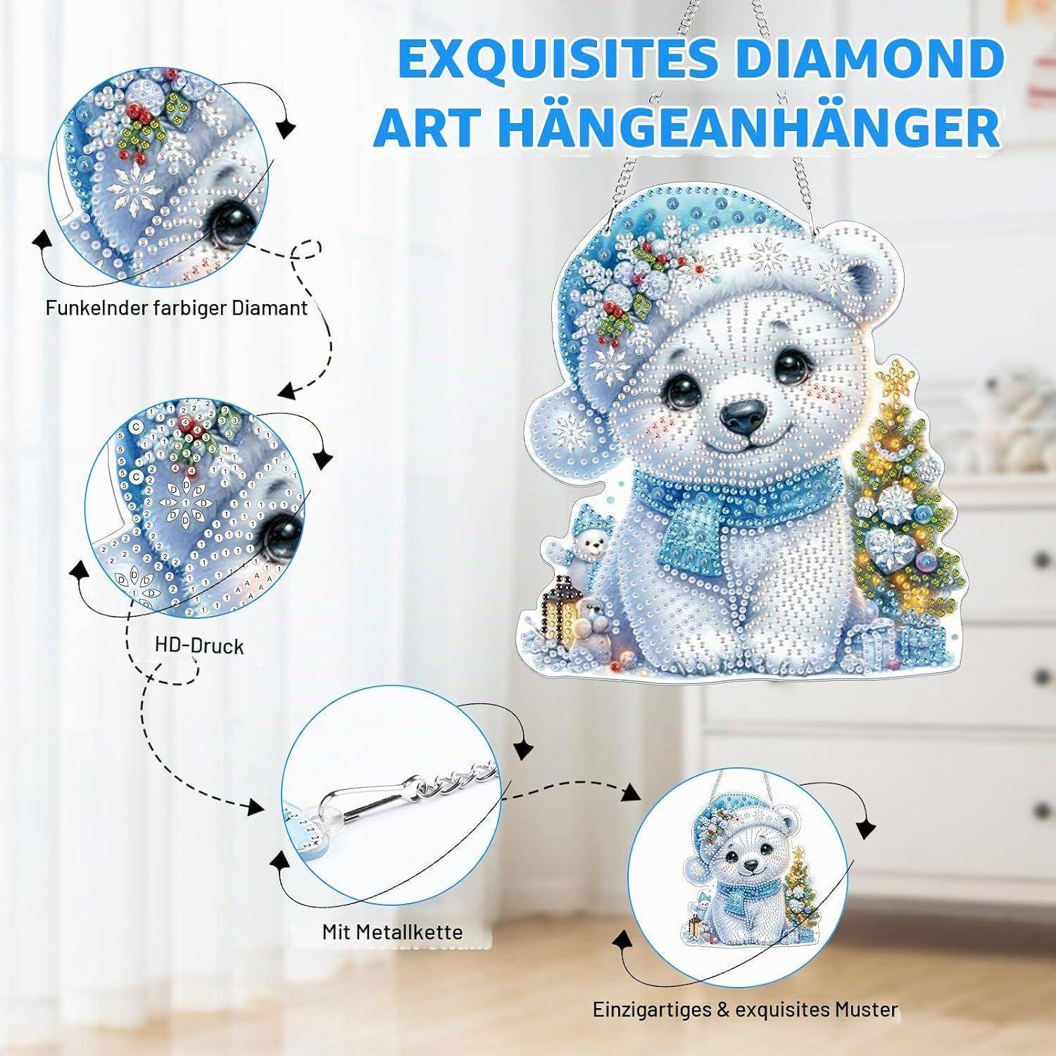 Werbegrafieken für ein Diamond-Art-Hängeohrn-Ornament-Set mit einer blauen Bärdekoration mit Blumen und einem Weihnachtsbaum, sowie Nahaufnahmen von funkelndem Detail, HD-Druck und Metallkette.