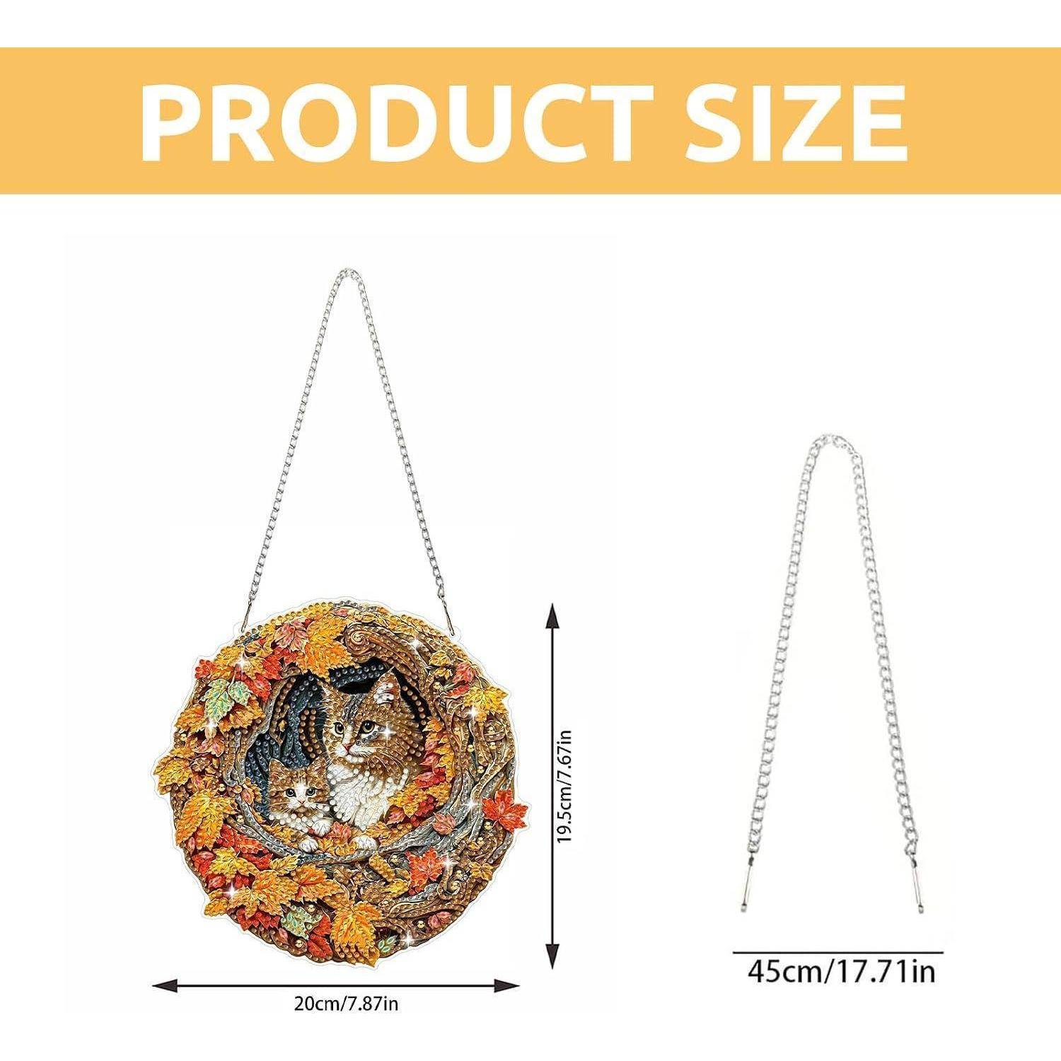 Produktgrößendiagramm mit einer runden, perlenbehangenen Handtasche mit Kettenkette: 20 cm breit, 19,5 cm hoch; Kettenkettenlänge 45 cm.