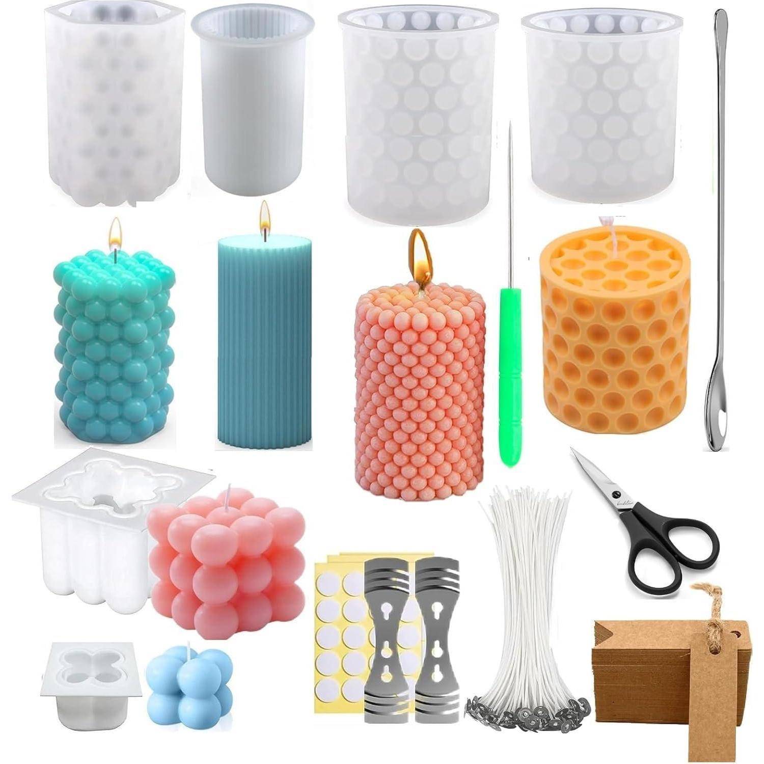 Collage von Kerzenherstellungsmaterialien und fertigen Blasenkerzen in mehreren Farben, mit Silikonformen, Dochten, Dochthältern, Schere und Werkzeugen.