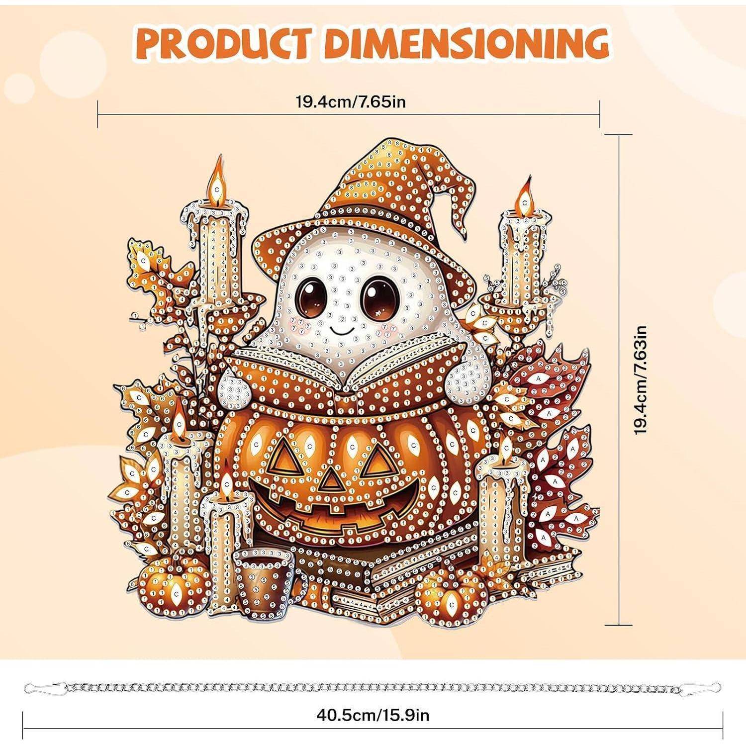 Produktabmessungs-Grafik eines Halloween-Diamantmalerei-Sets, das einen Geist in einem Hut in einem Kürbis zeigt, mit Größenangaben 19,4 cm x 19,4 cm und 40,5 cm lange Kette enthalten.