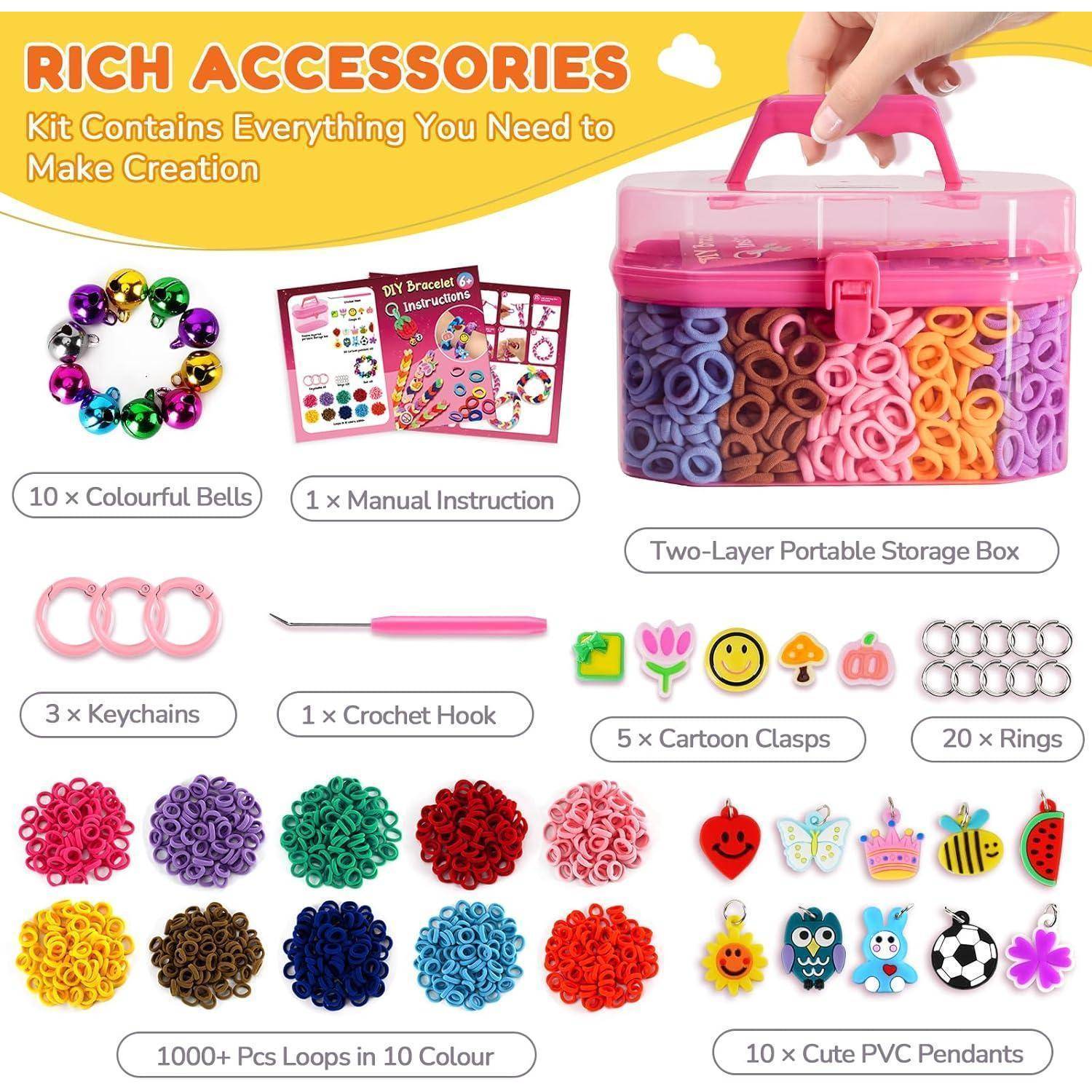 Werbung für ein Armband-Set zum Selbermachen mit einer rosa zweischichtigen Aufbewahrungsbox mit Schleifen, Glocken, Schlüsselanhängern, Häkelnadel, Cartoon-Verschlüssen, Ringen und PVC-Anhängern.