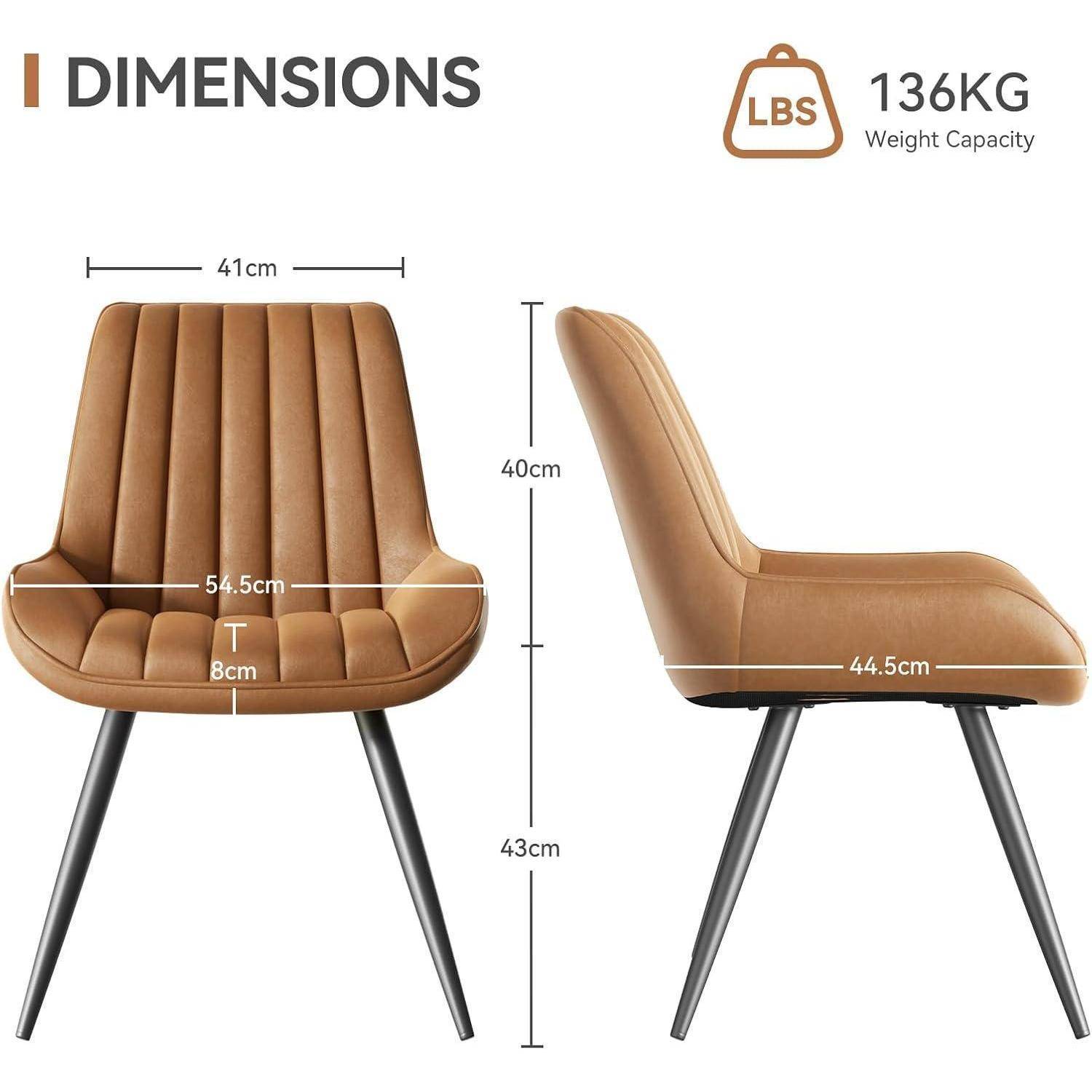 Dimensionstabelle eines beige gepolsterten Stuhls mit schwarzen Beinen, mit einer Breite von 54,5 cm, Tiefe von 44,5 cm, Sitzhöhe von 43 cm, Rückenlehne von 40 cm und einer Gewichtskapazität von 136 kg.