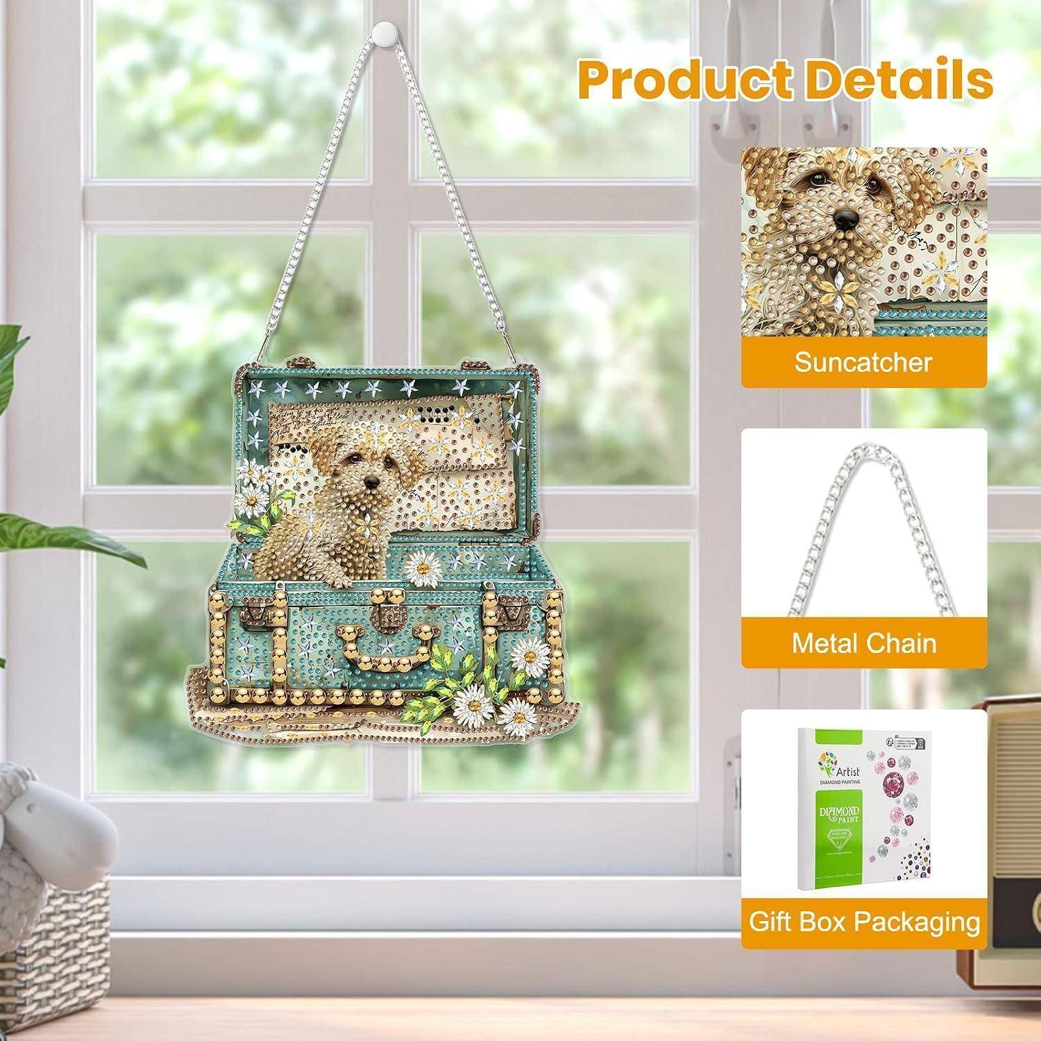 Mit Schmucksteinen verzierte Türkis-Umhängetasche mit Hunde- und Blumenmotiv, gezeigt mit Sonnenfänger-Detail, Metallkette und Geschenkbox-Verpackung unter „Produktdetails