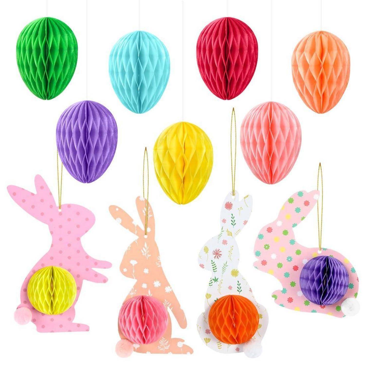 Farbenfrohe Wabenpapier-Osterdekoration mit hängenden Luftballons über gemusterten Hasenausschnitten, wobei jeder Hase einen passenden Papierkugel in den Pfoten hält.