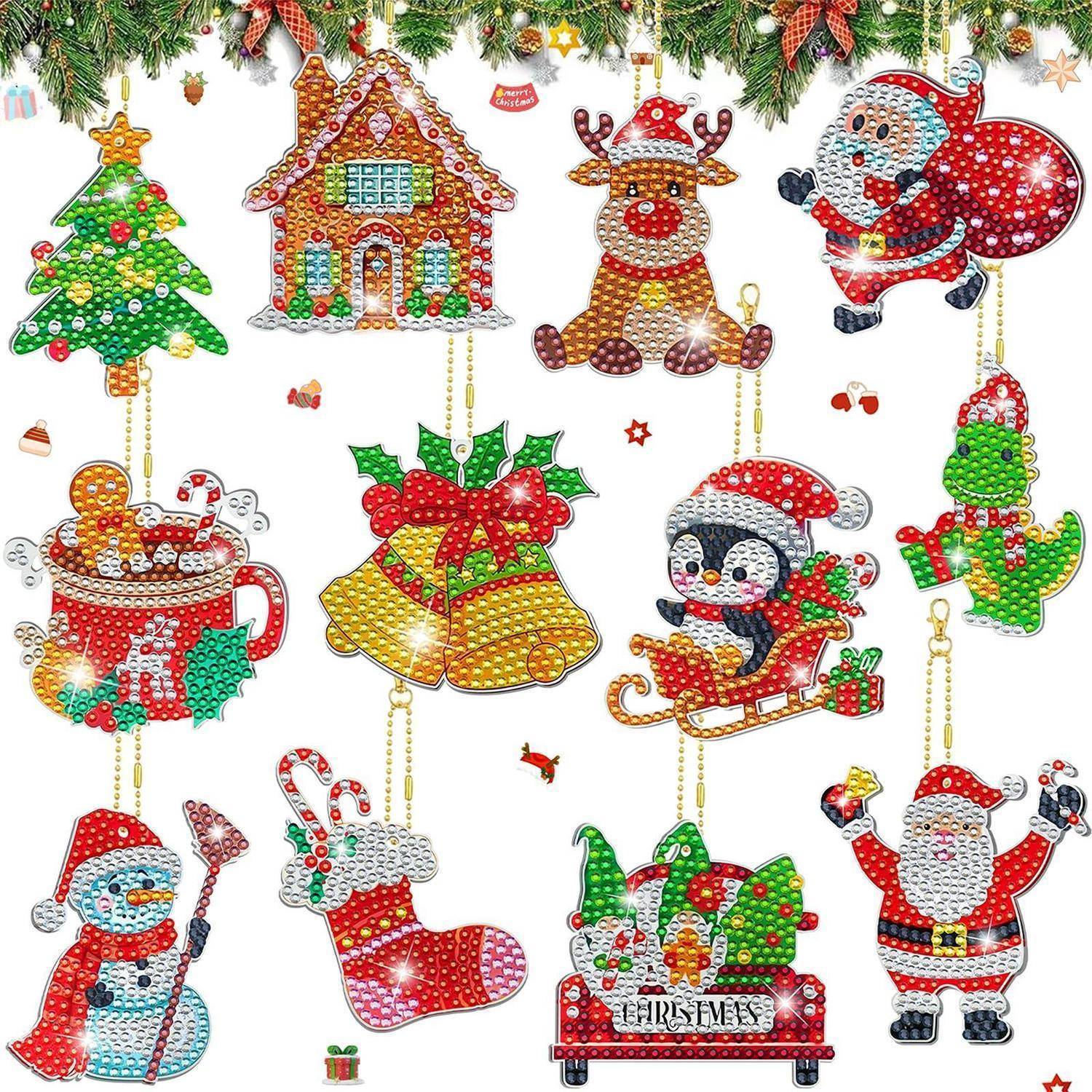 Weihnachts-Diamantmalerei-Ornamente, einschließlich eines Baumes, eines Hauses, eines Rentiers, des Weihnachtsmanns, eines Schneemanns, von Glocken, eines Pinguins, einer Socke, einer Tasse und eines Lastkraftwagens.