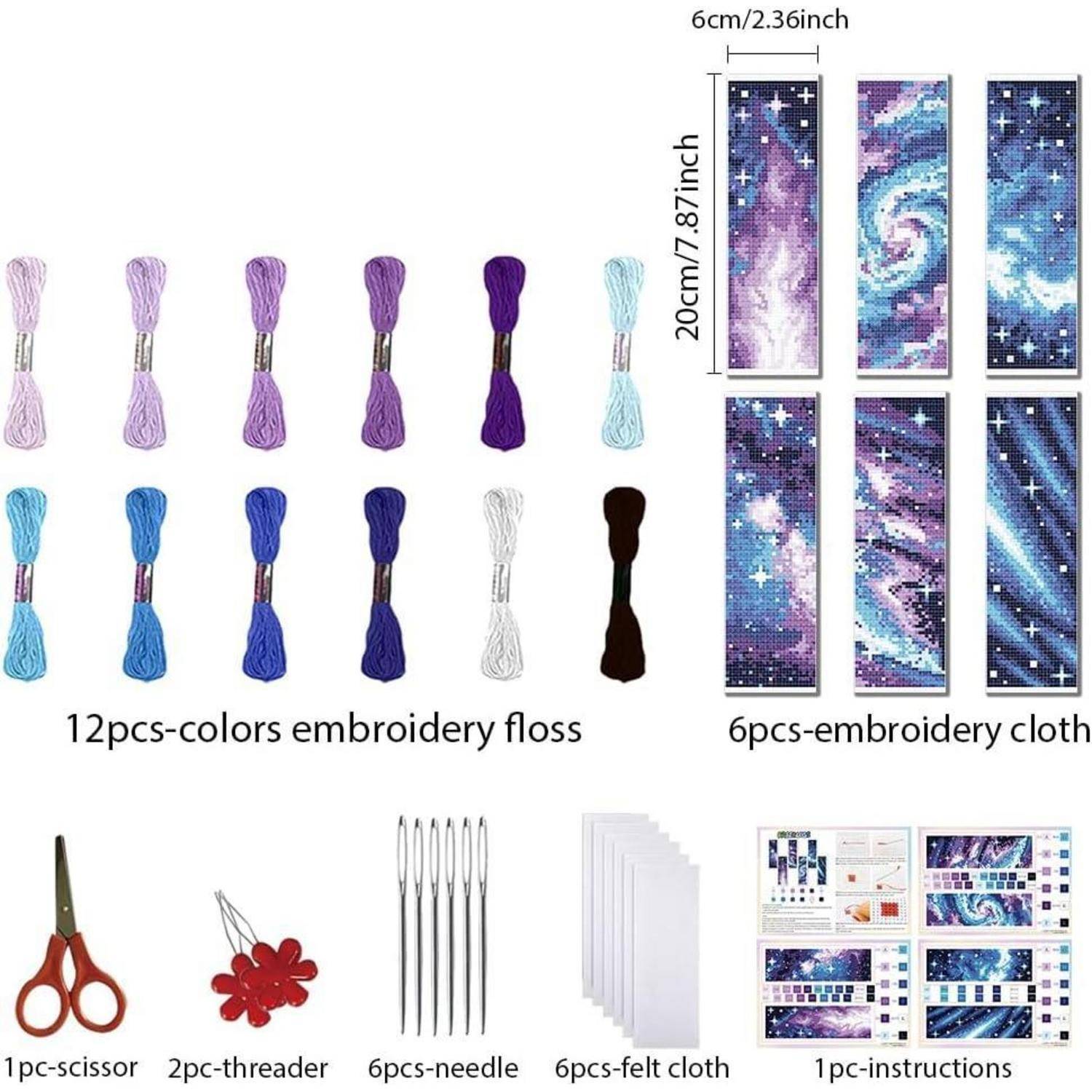 Bastelset mit 12 Stickgarn-Farben, 6 Stickstoff-Tüchern mit Galaxie-Muster, Schere, Fadenführern, Nadeln, Filzstoff und Anleitung.