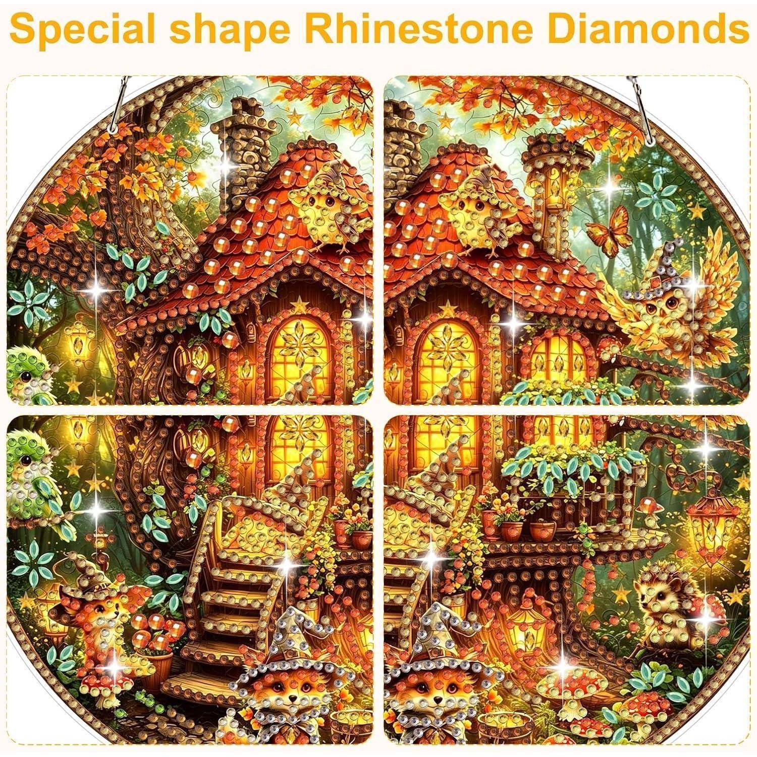 Vierteiliges Rhinestone-Diamant-Kunstwerk eines fantastischen Pilzhauses im Herbst, mit leuchtenden Fenstern, Bäumen und kleinen Tieren; mit dem Titel „Special shape Rhinestone Diamonds".