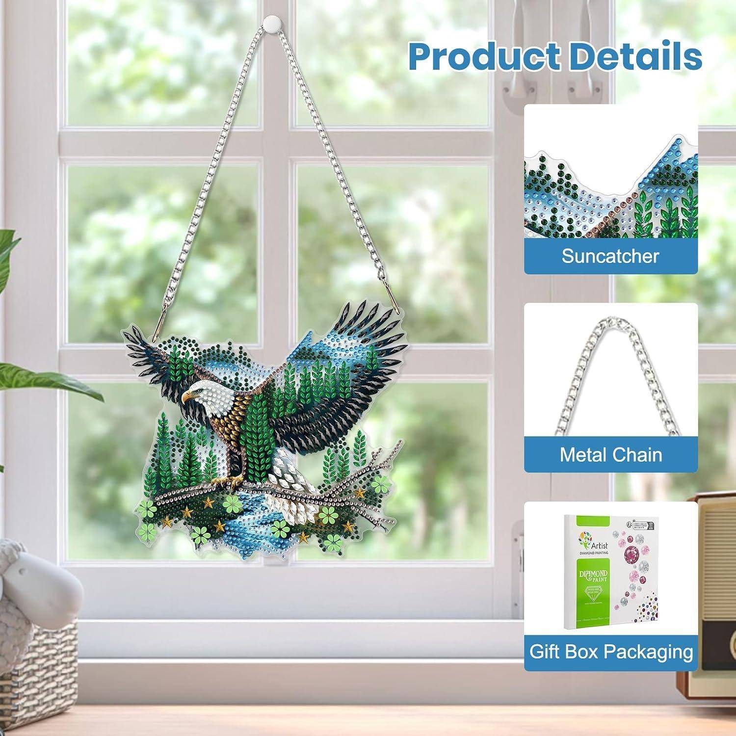 Produktdetail-Grafik, die einen hängenden Adler-Sonnenfänger mit Metallkette und Geschenkbox-Verpackung zeigt.