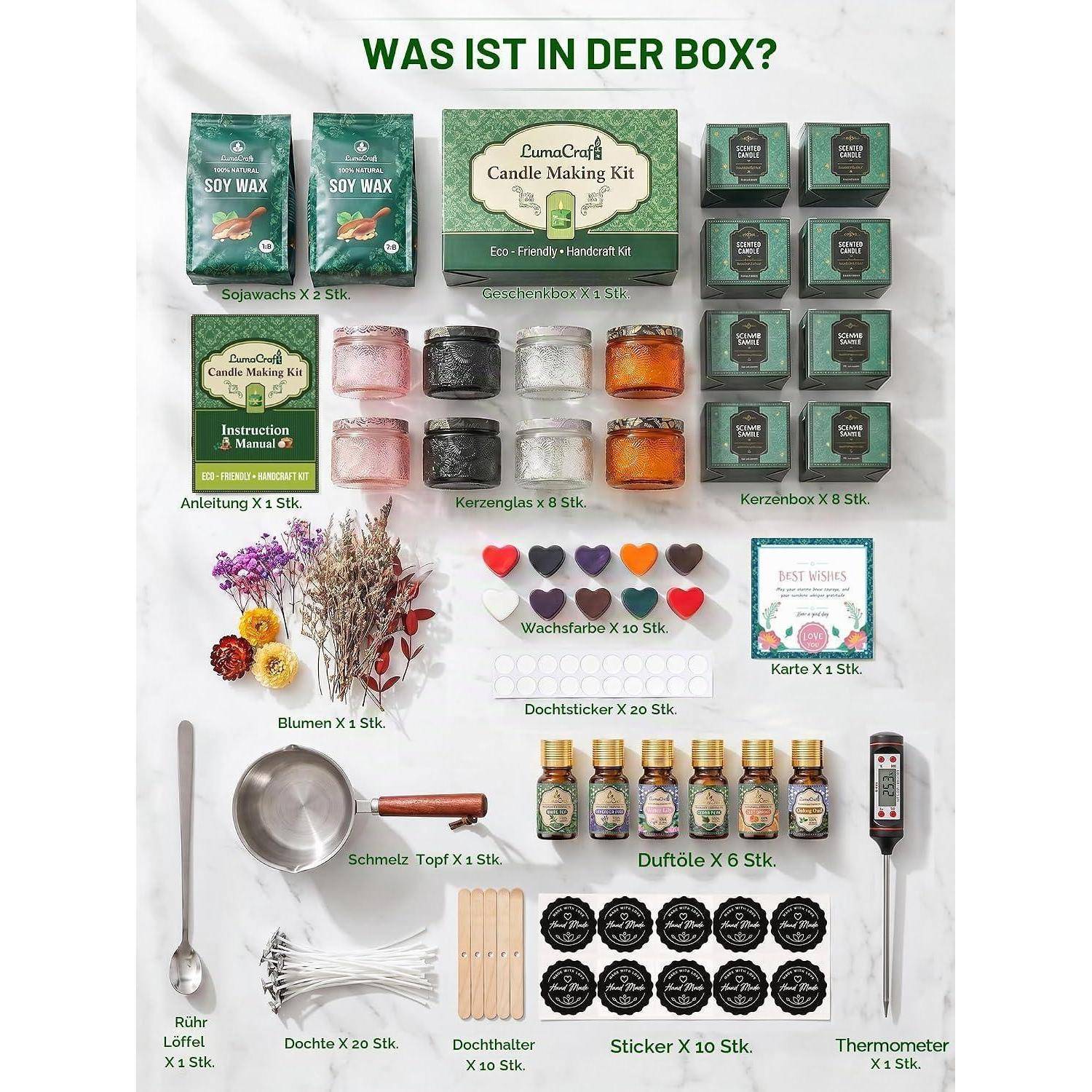 Flache Anordnung des Bestands eines Kerzenherstellungs-Sets mit der Bezeichnung „WAS IST IN DER BOX?