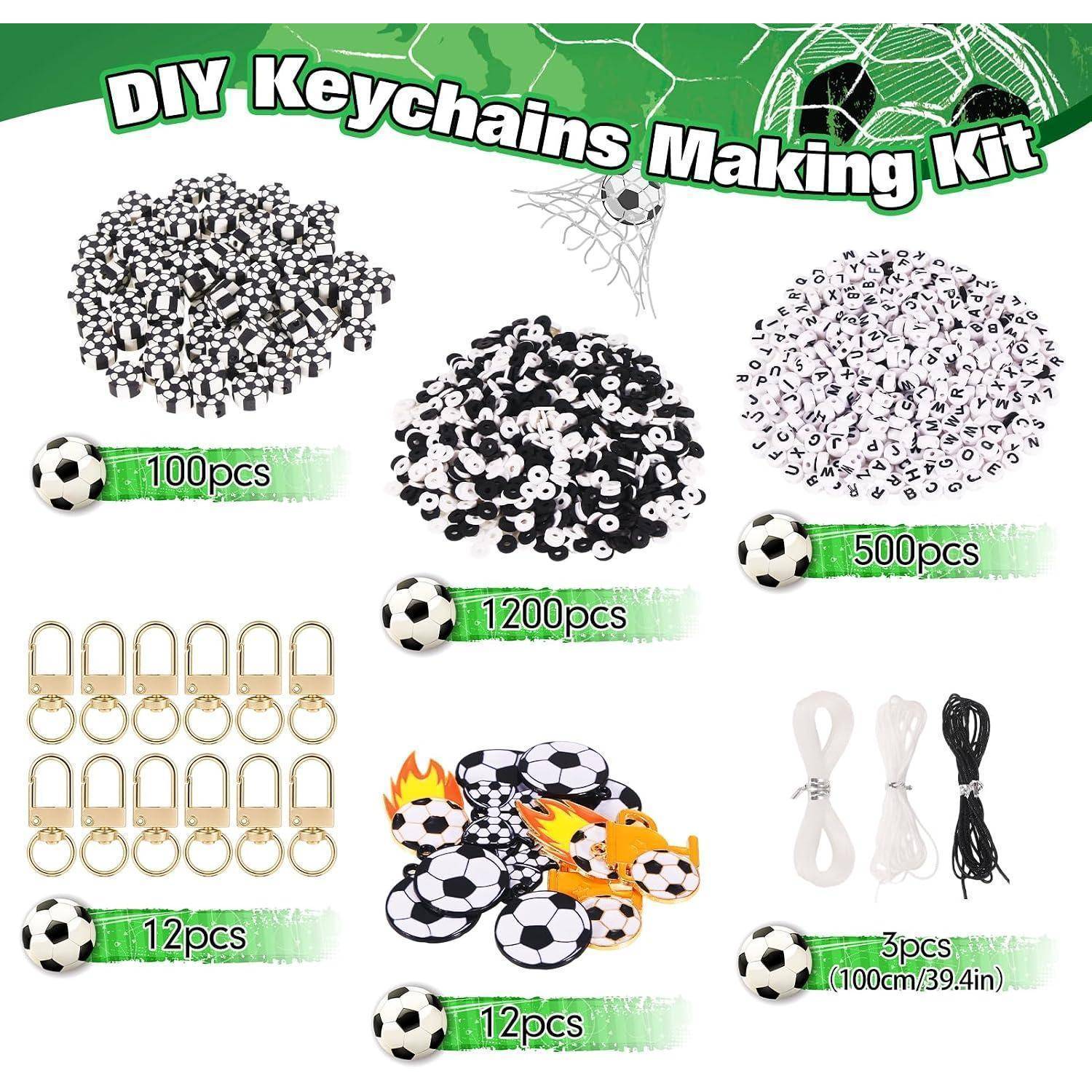 Werbebild für ein DIY-Set zur Schlüsselanhänger-Herstellung mit verschiedenen Perlen, Metallschlüsselringen und Schnüren mit aufgelisteten Mengen: 100er, 500er, 1200er, 12er und 3er.