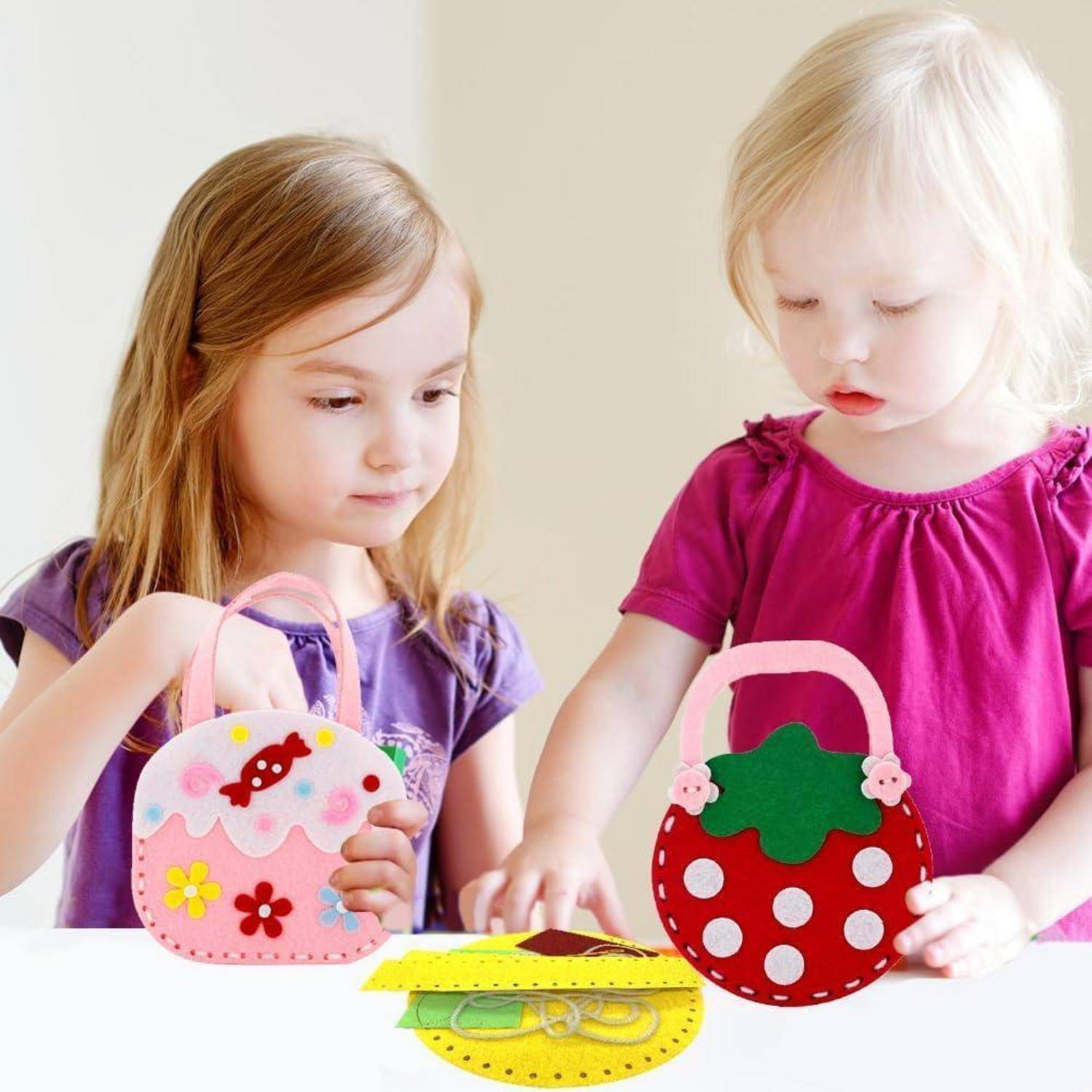 AffeGifts Filz Nähset Kinder, 4-Pack Handtasche Kinder Nähset Nähen Diy Pädagogische Nähsets Diy Bastelset Süße Filztasche Mein Erstes Nähsets