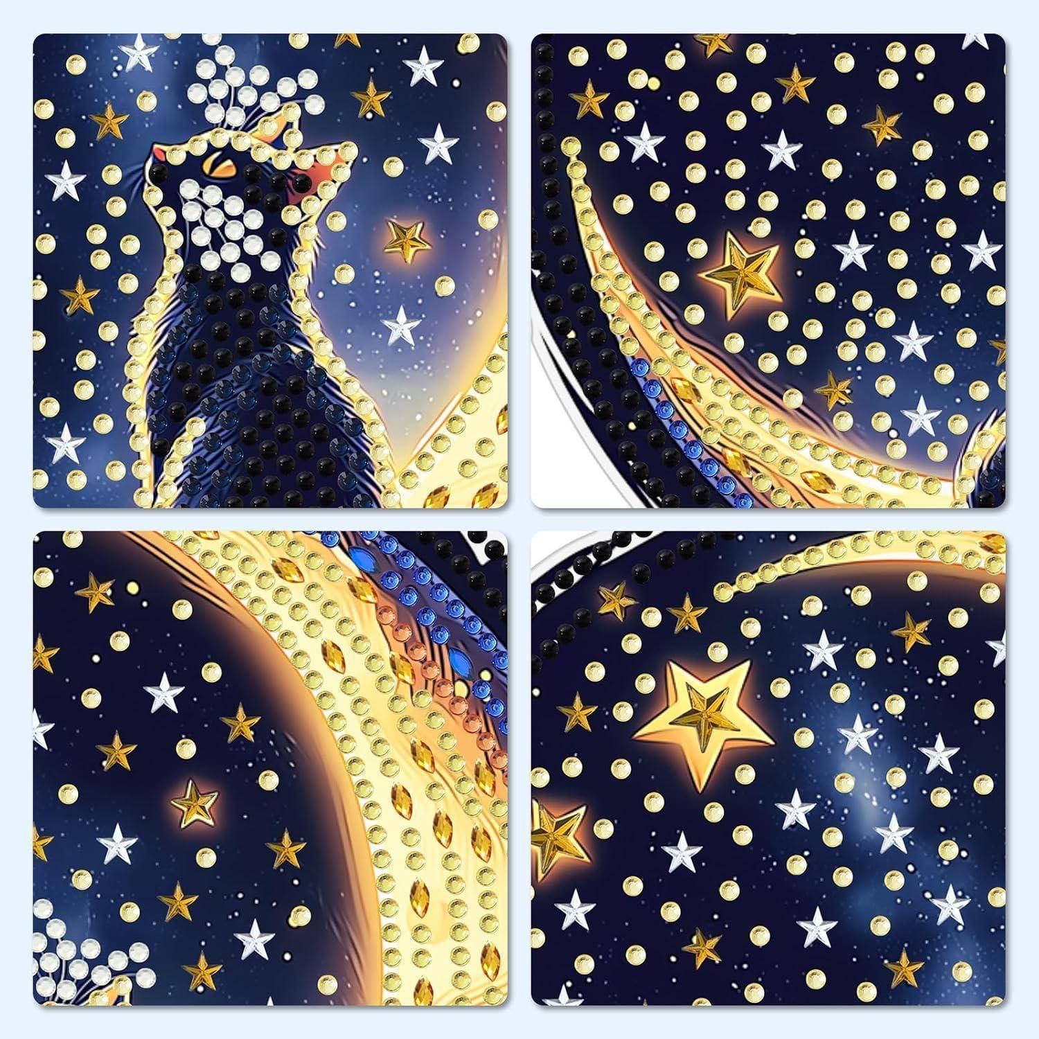 Vierteiliges abstraktes Kunstwerk mit Weltraum-Thema mit dunkelblauem Hintergrund, goldenen Mond- und Sternenmustern und schimmernden Punkttexturen.