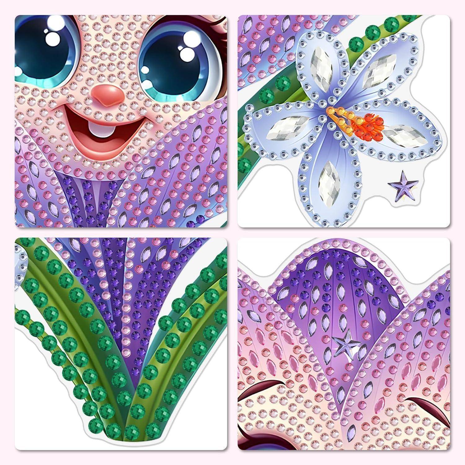 Vier Diamantmalerei-Panels zeigen ein niedliches Cartoon-Gesicht, eine Blume, ein Blatt-/Flügelmuster und ein verziertes Katzengesicht in Lila und Rosa.
