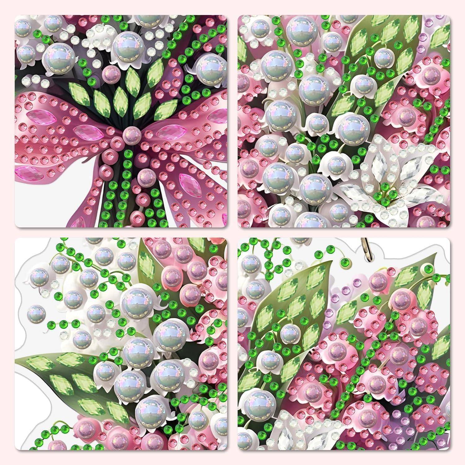 Vierteiliges Mosaik aus Perlenblumenmotiven mit rosa Schleifen, grünen Blättern und perlenartigen Edelsteinen auf weißem Hintergrund.