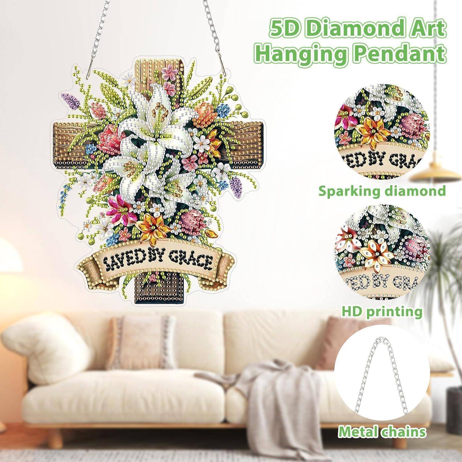 Werbebild eines 5D-Diamant-Kunstanhängers zum Aufhängen mit Blumenkkreuzdesign, Text „WED BY GRACE