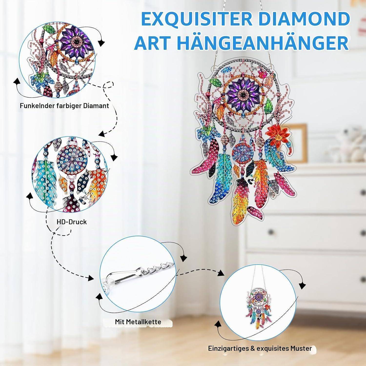 Angebot für ein farbenfrohes Traumfänger-Stil-Diamantkunst-Anhänger mit Metallkette; zeigt gedrucktes Design, funkelnde Diamantdetails und fertige hängende Dekoration.
