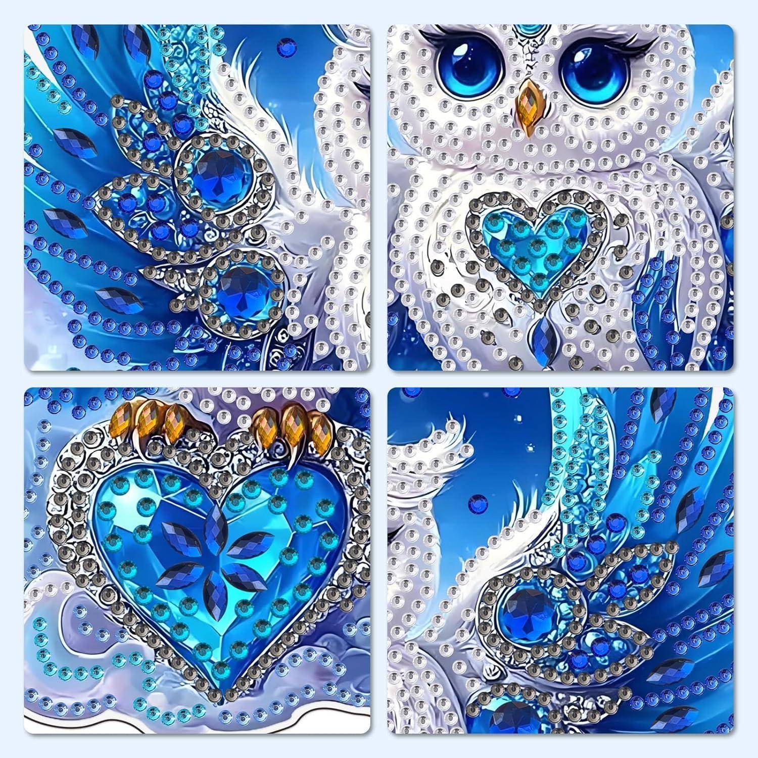 Vier blau-weiße Diamant-Kunst-Eulenpaneele, die Nahaufnahmen von geschmückten Eulengesichtern, Flügeln und herzförmigen Akzenten zeigen.