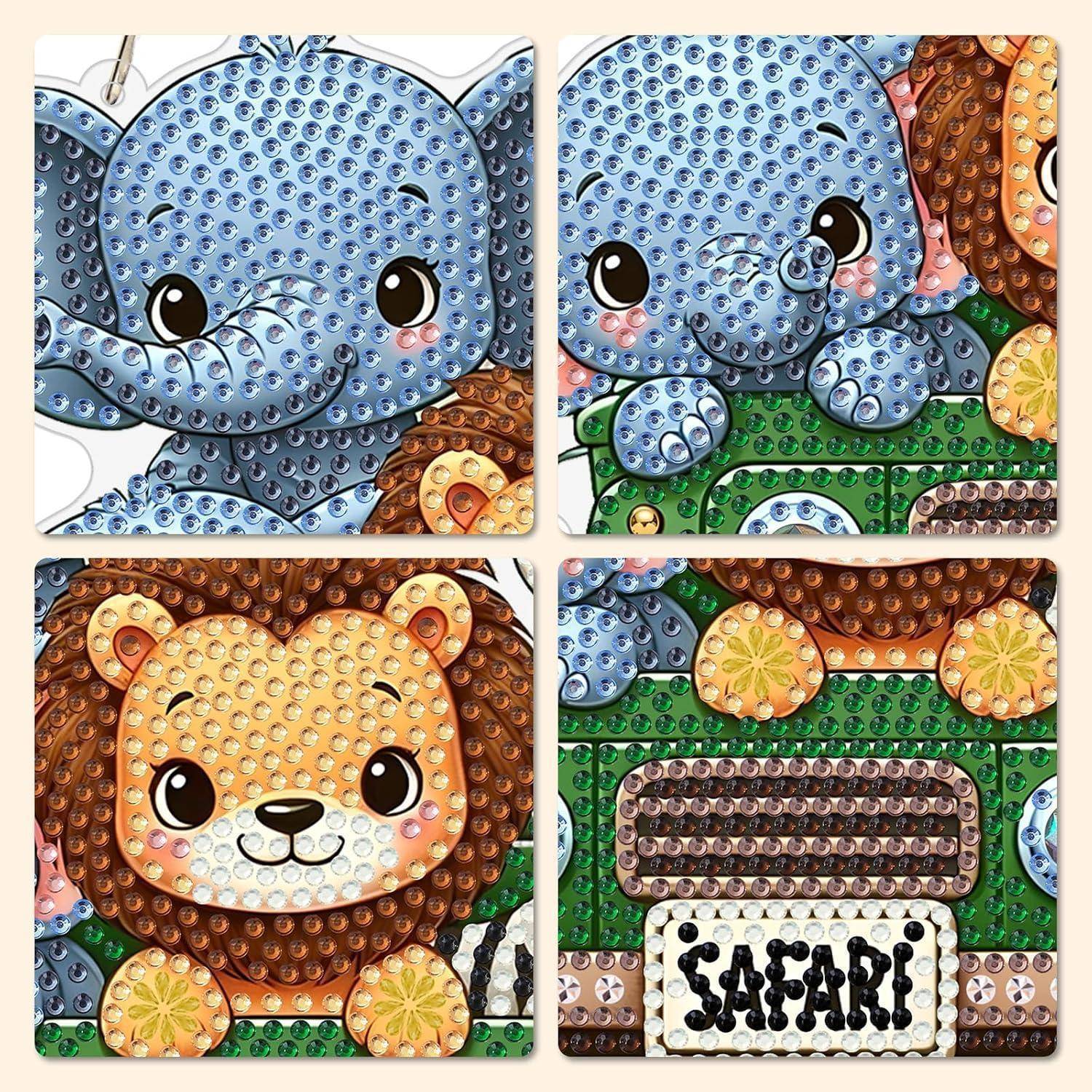 Vier-Panel-Niedliches Tier-Perlenkunst-Puzzle mit einem blauen Elefanten, einem blauen Elefanten mit anderen, einem Löwenjungen und einem Panel mit dem Text „SAFARI