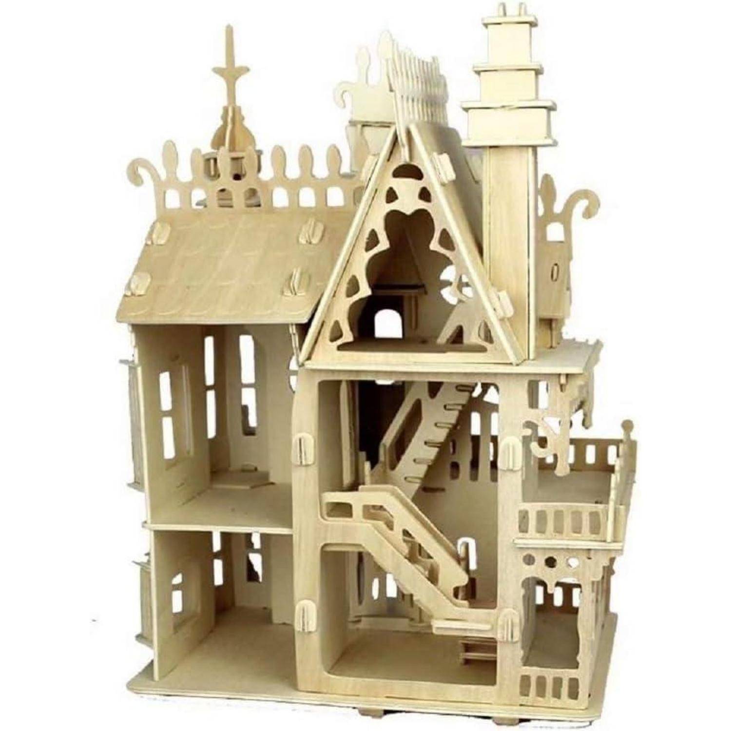 Unbemaltes Holzmodell eines viktorianischen Puppenhauses mit mehreren Zimmern, Balkonen und verziertem Dachdetail auf weißem Hintergrund.
