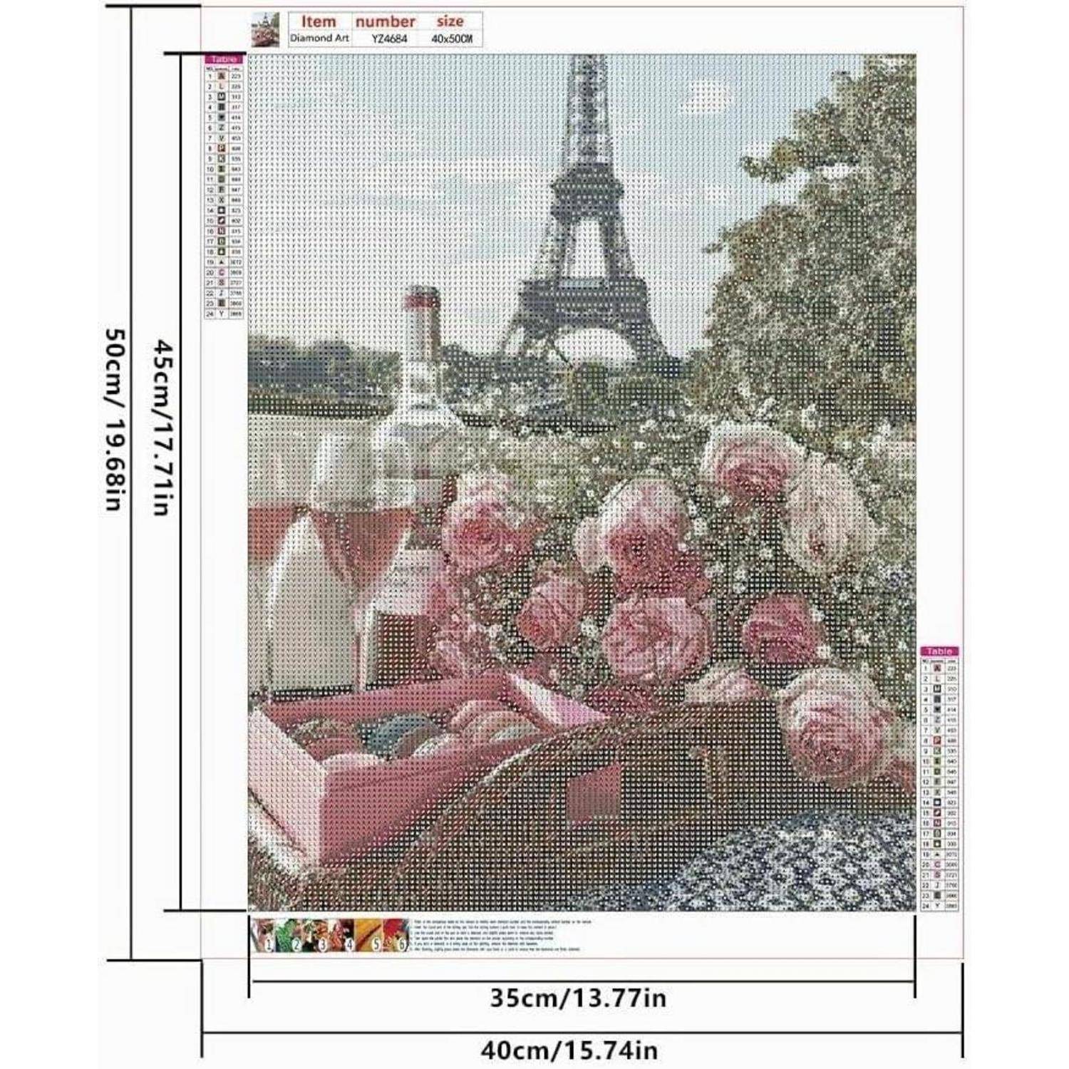 Diamantmalerei-Set mit Eiffelturm, rosa Rosen, Flaschen und einem Stuhl; Größenbezeichnungen zeigen 50cm x 45cm und 35cm x 40cm.
