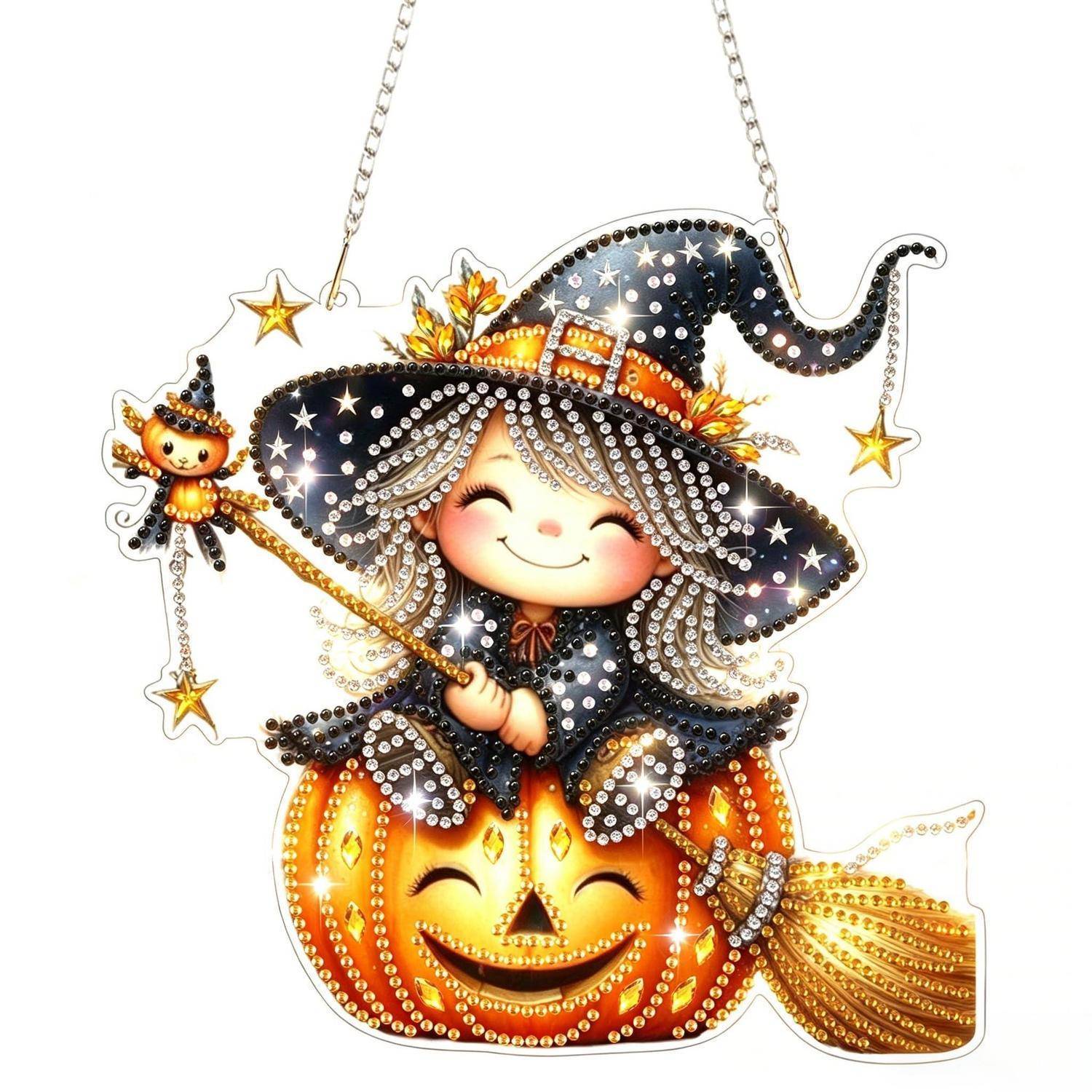 Süße Halloween-Hexe sitzt auf einem lachenden Kürbis, hält einen Sternzauberstab, mit Sternen und einem Besen auf weißem Hintergrund.