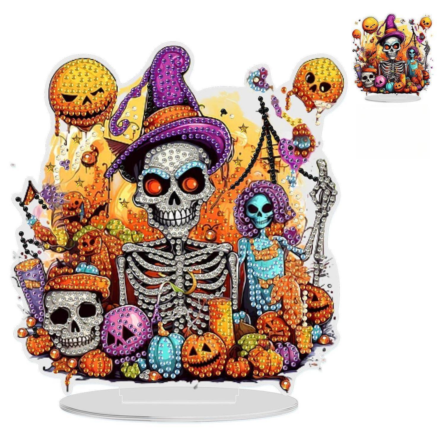 Dekorative Halloween-Szene mit geschmückten Skeletten, Kürbissen, Fledermäusen und violetten Hexenhüten in leuchtendem Orange, Violett und Schwarz.