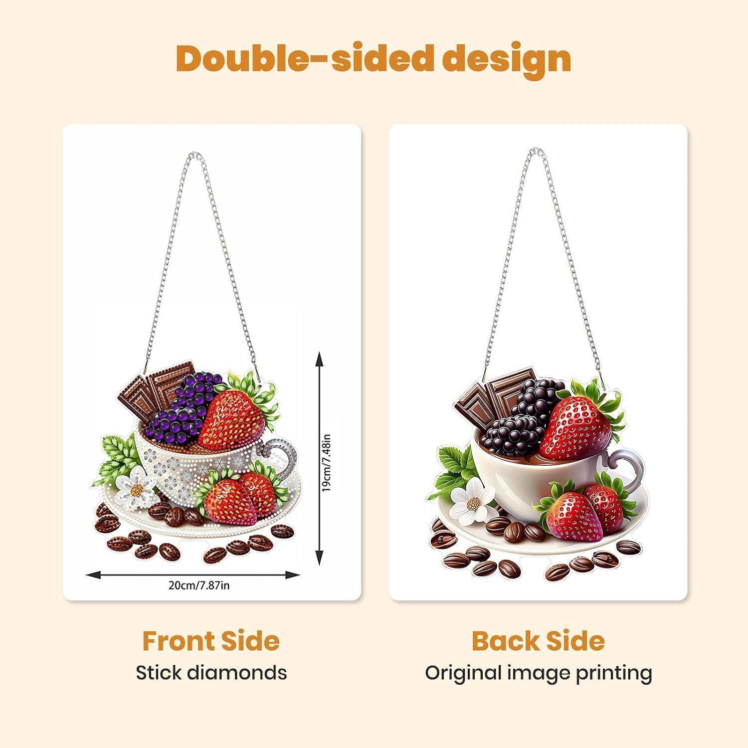 Produktvergleichsgrafik mit einer doppelseitigen Hängedekoration: Die Vorderseite verwendet Steckkristalle, die Rückseite zeigt das ursprüngliche gedruckte Bild einer Obst- und Schokoladenschüssel, gekennzeichnet mit 20 cm x 24 cm.