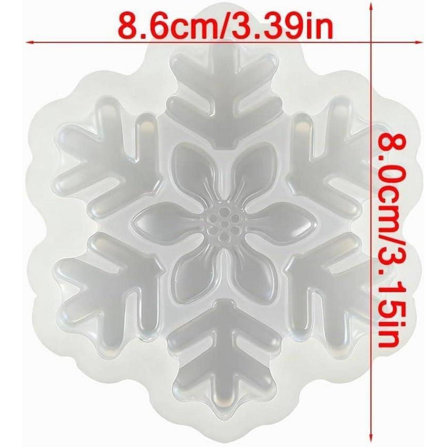 Eine durchscheinende schneeflockenförmige Form, mit einer Breite von 8,6 cm/3,39 Zoll und einer Höhe von 8,0 cm/3,15 Zoll.