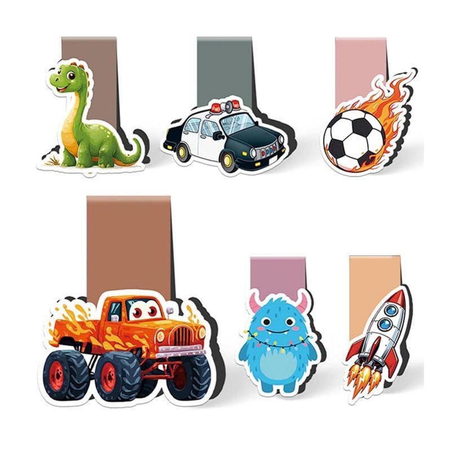 Aufkleber von Cartoon-Objekten: grüner Dinosaurier, Polizeiauto, brennender Fußball, Monster-Truck, blaues Monster und Rakete, jedes auf einem farbigen Untergrund.