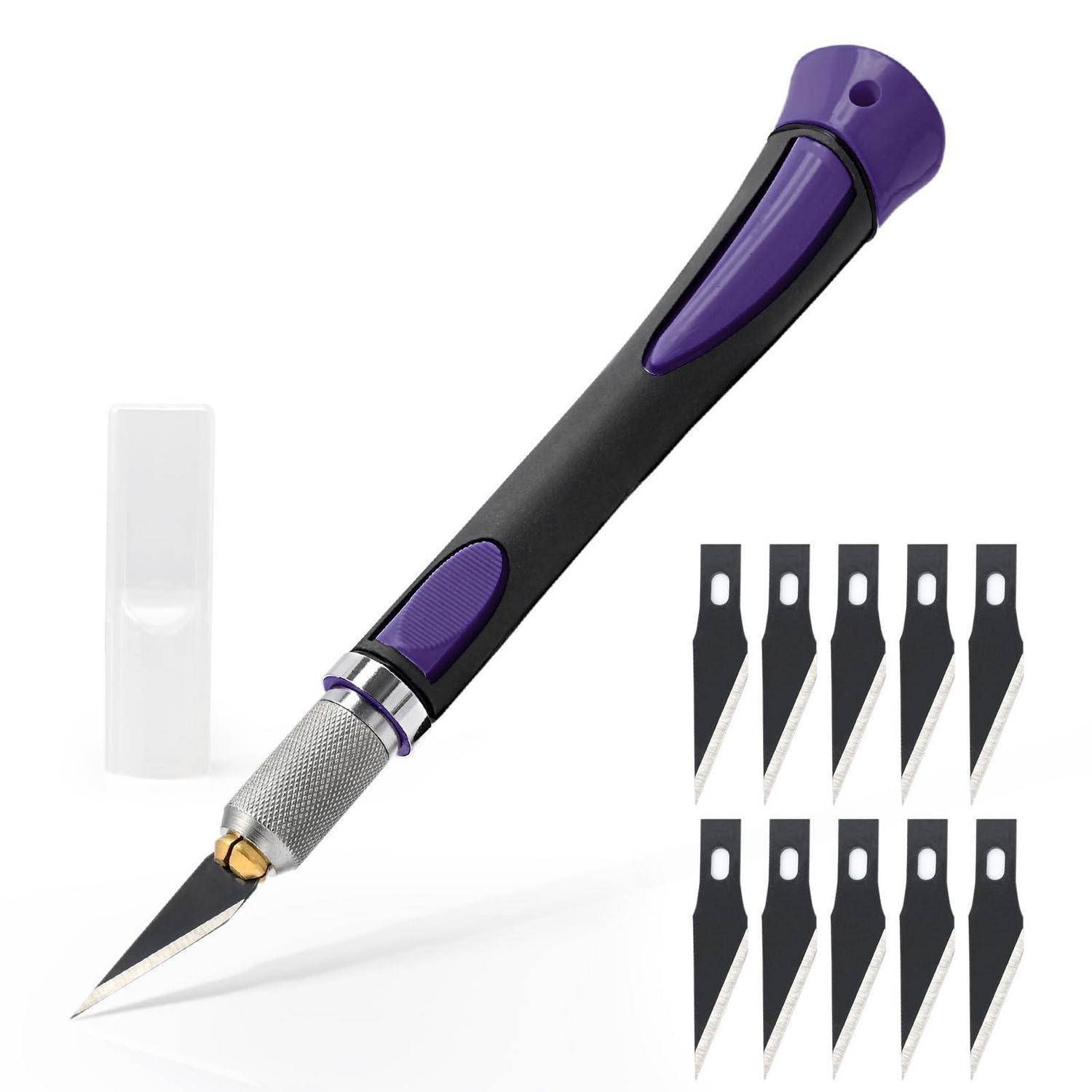 Violettes Bastelmesser mit installierter Klinge, gezeigt mit einer Schutzkappe und einem Satz von 10 Ersatzklingen.