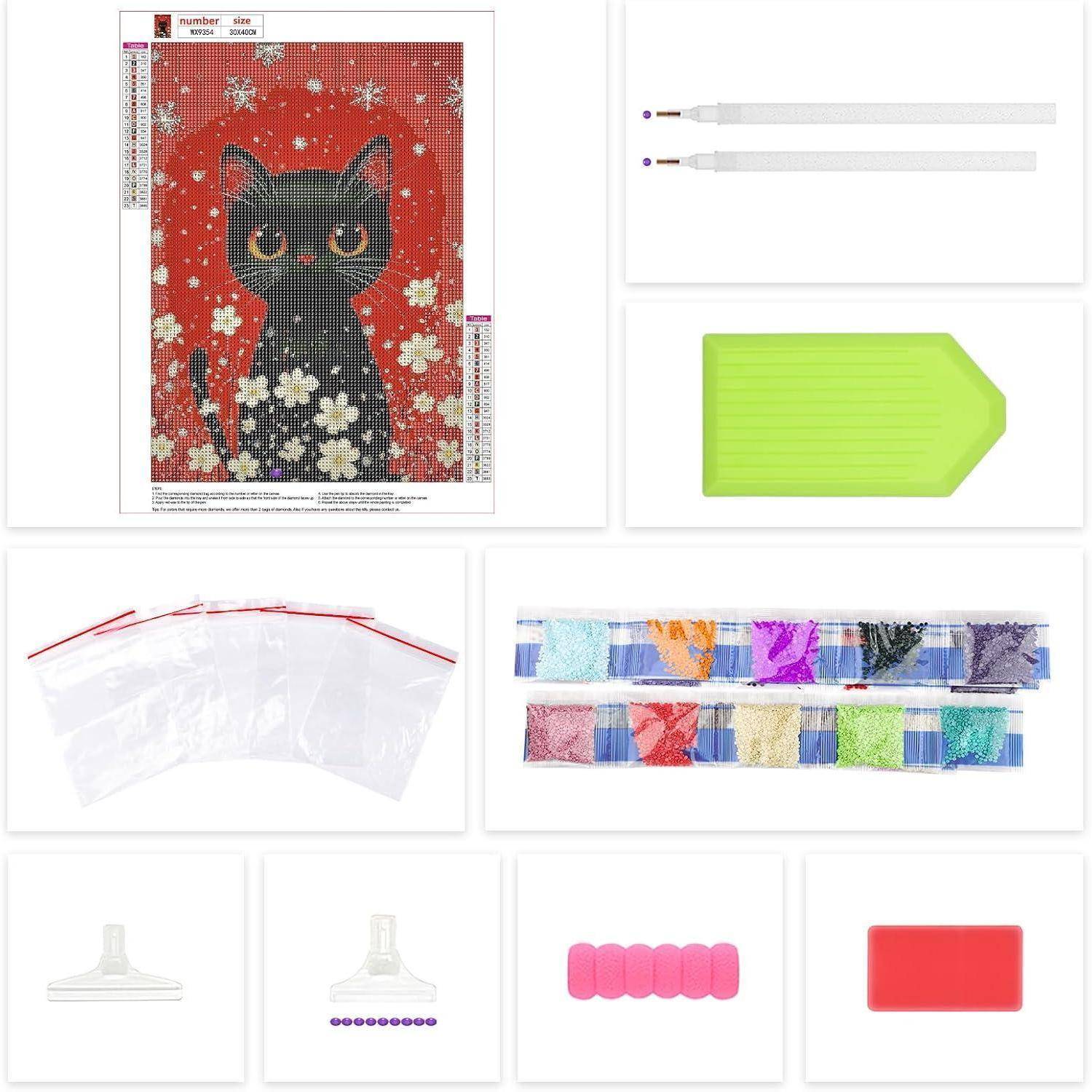 Diamond-Painting-Set mit schwarzem Katzenmotiv, bestehend aus Applikationsstiften, grünem Tablett, Reißverschlussbeuteln, einem Perlenorganizer und Wachspads.