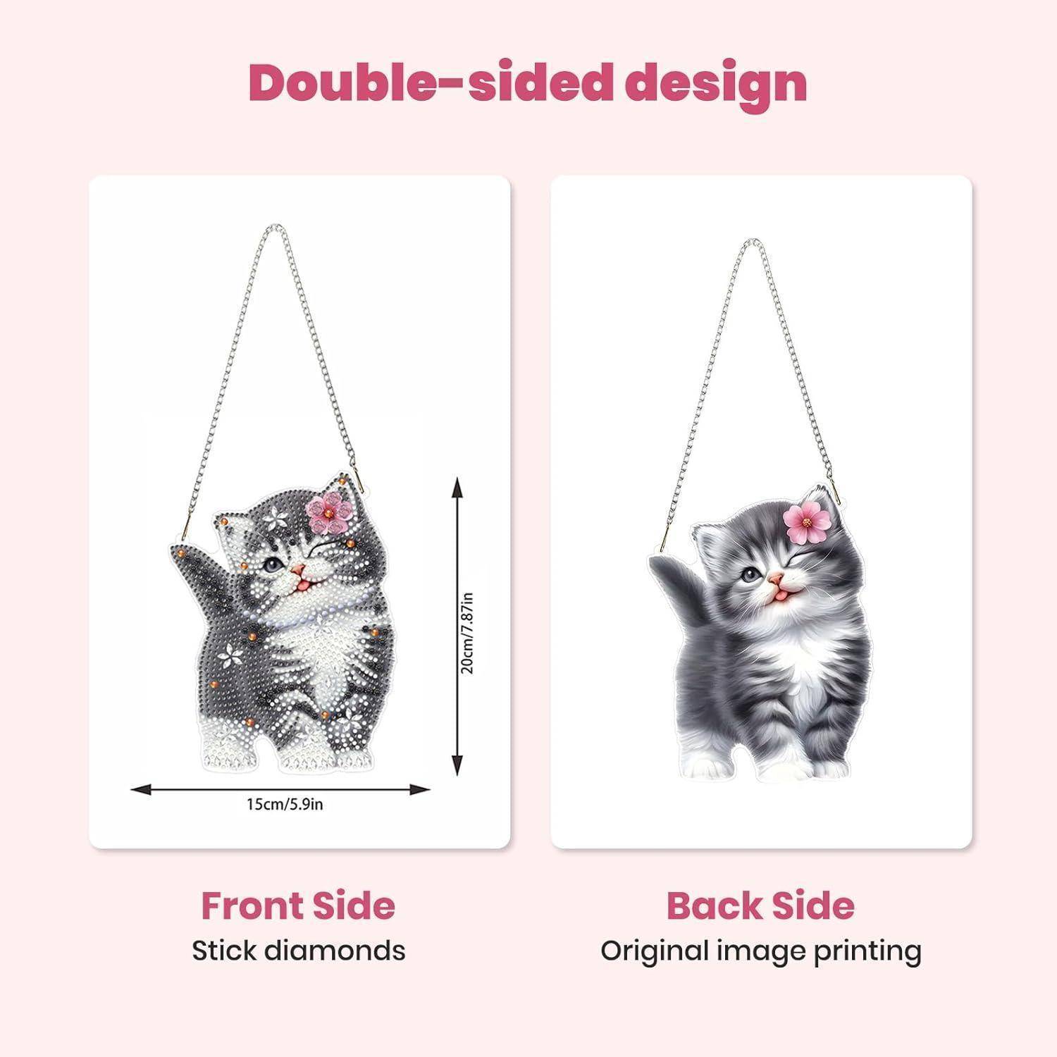 Vergleichsgrafik einer doppelseitigen Katzenverzierung: Vorderseite mit Stab-Diamanten und Maßangaben, Rückseite mit originalem Bilddruck.