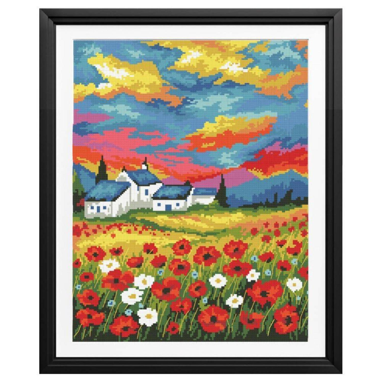 Gerahmtes Gemälde einer ländlichen Landschaft mit weißen Häusern, einem Feld aus roten und weißen Blumen und einem lebendigen mehrfarbigen Sonnenuntergangshimmel.