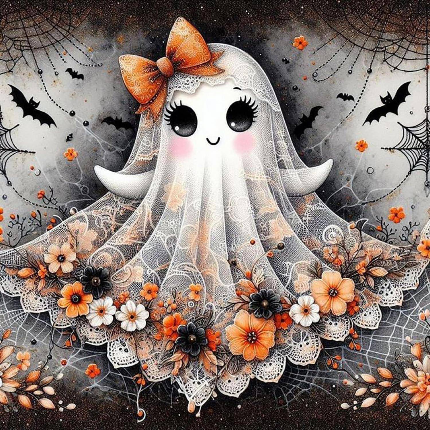 Niedliche Geisterillustration mit Spitzenschleier und orangefarbiger Schleife, umgeben von Spinnweben, Fledermäusen und orange-schwarzen Blumen in einem Halloween-Thema